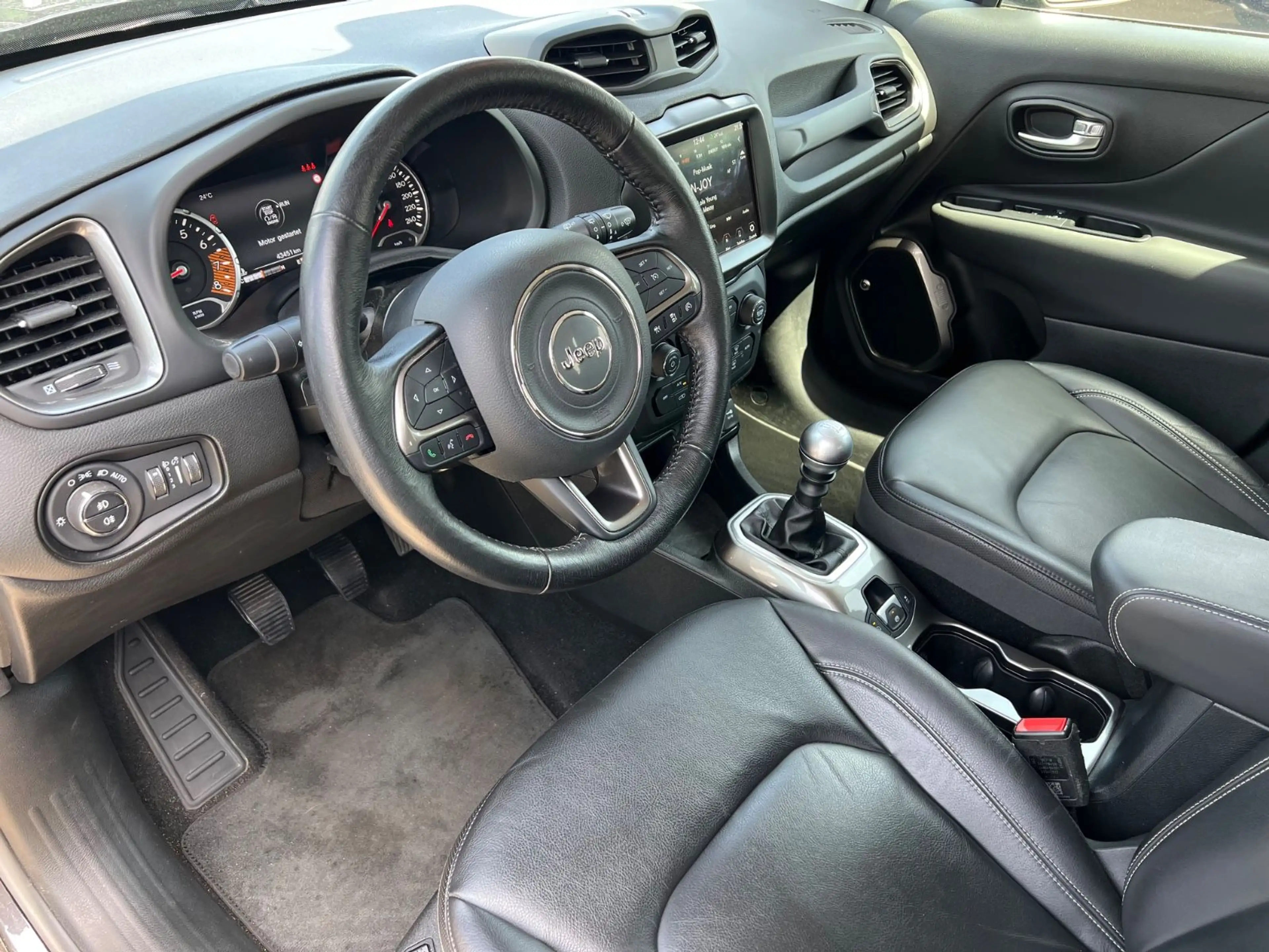 Jeep Renegade 1.0 T-GDI Limited Longitude FWD / AHK / — photo 6