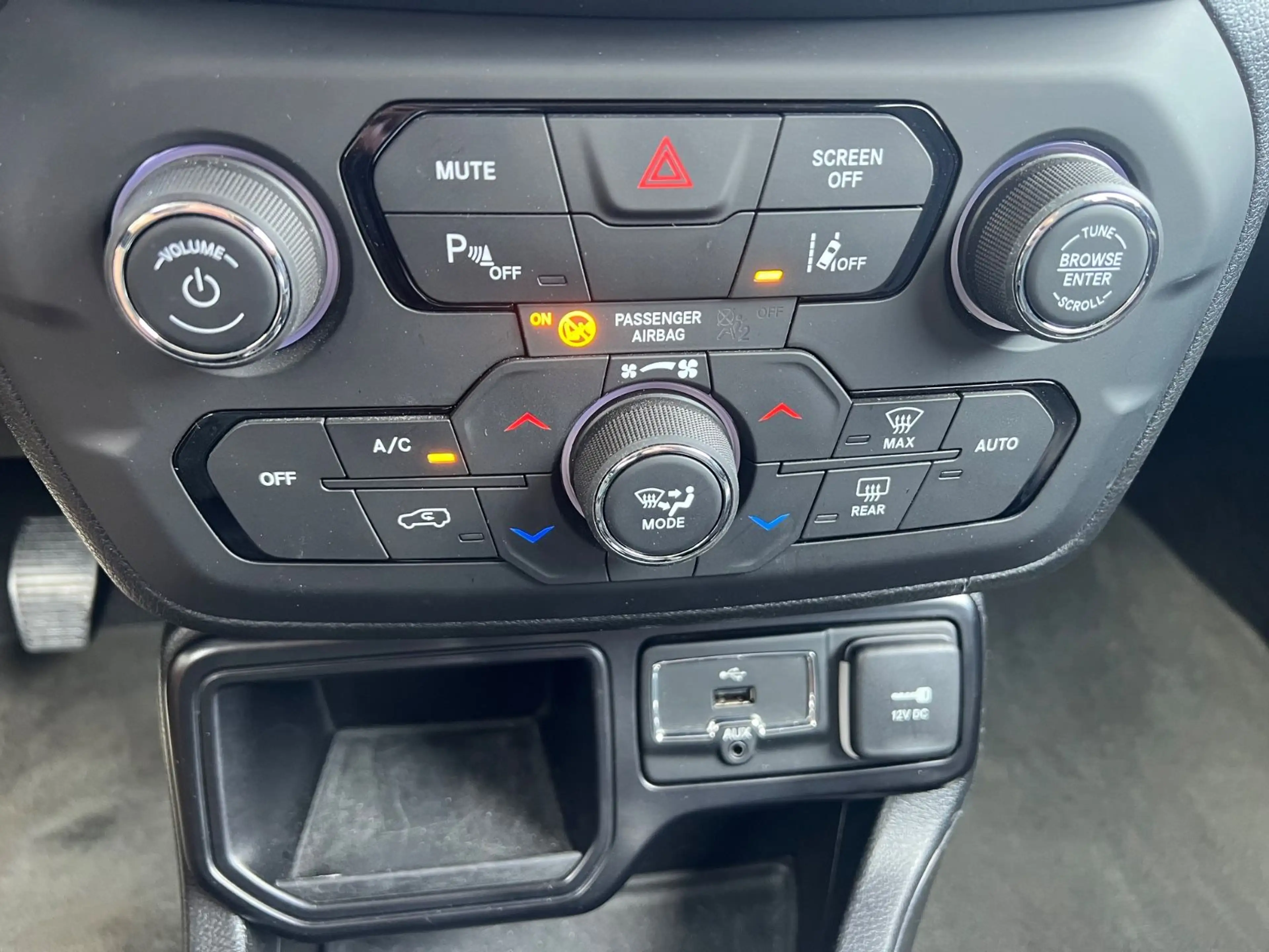 Jeep Renegade 1.0 T-GDI Limited Longitude FWD / AHK / — photo 11