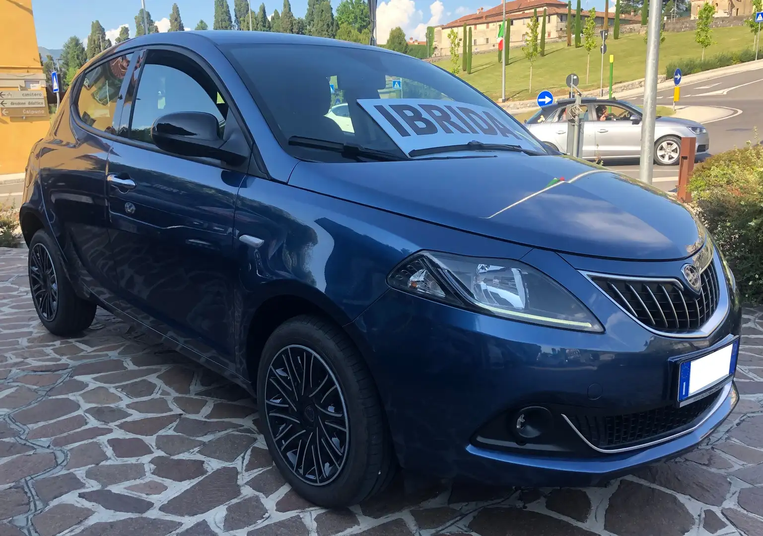 Lancia Ypsilon Ypsilon 1.0 firefly hybrid Gold Plus s Km ZERO!! Bleu - 2