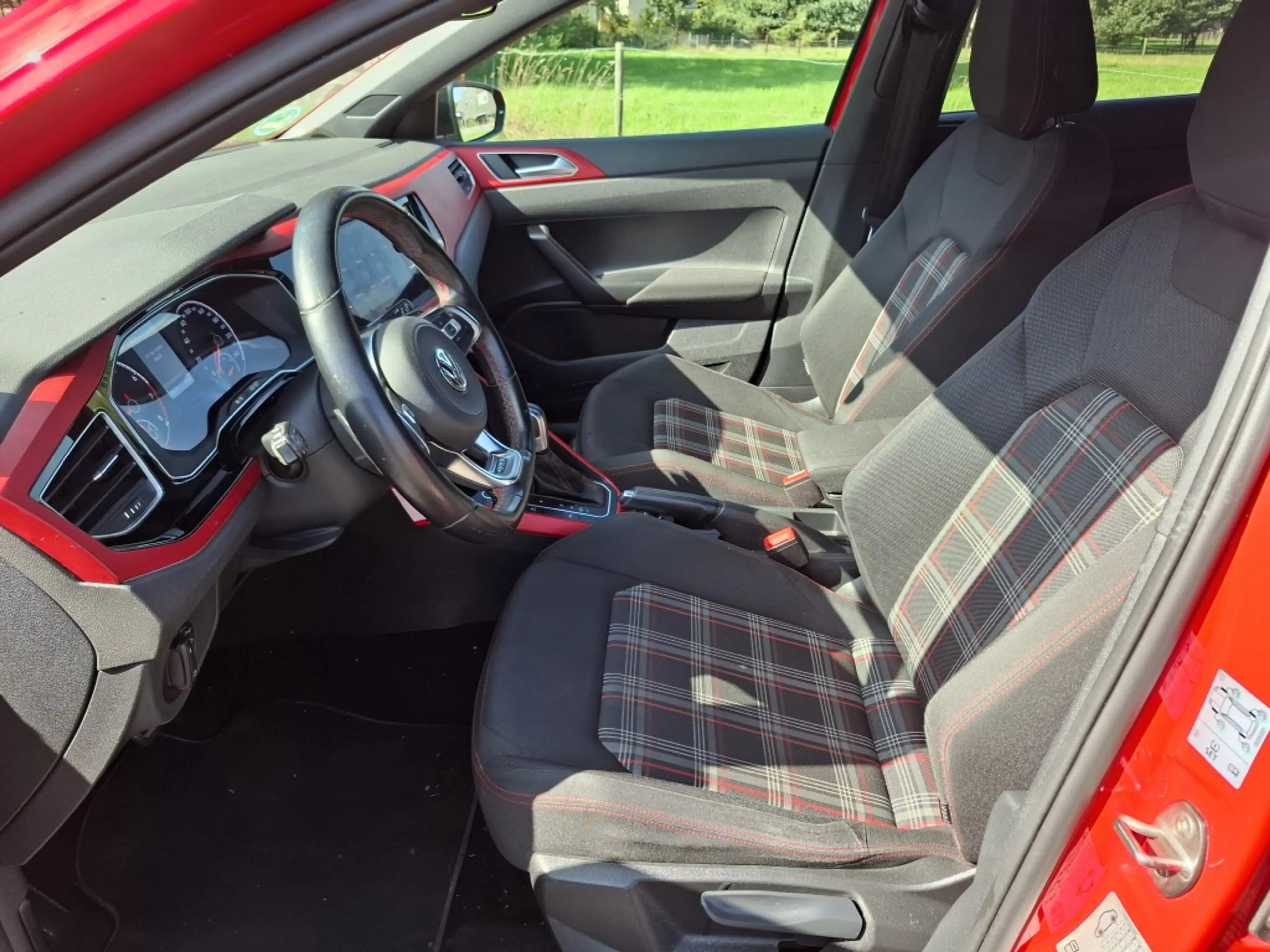 Volkswagen Polo GTI 2.0 TSI — photo 8