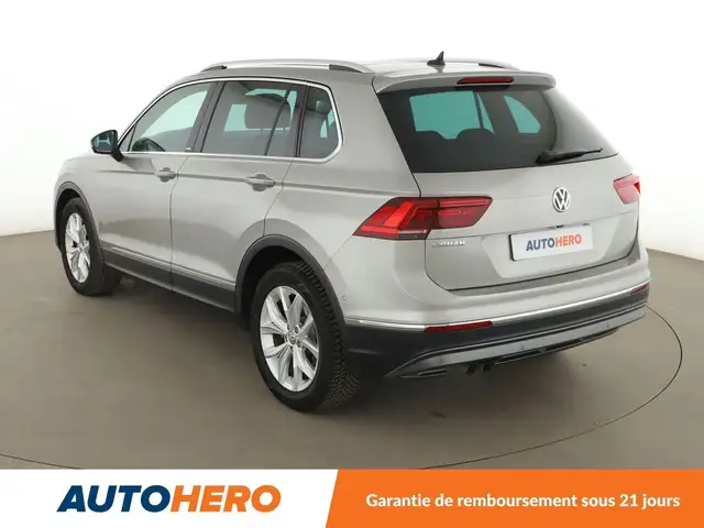 Volkswagen Tiguan view 4