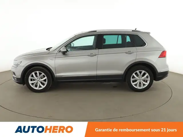 Volkswagen Tiguan view 3