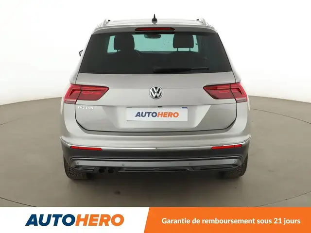 Volkswagen Tiguan view 5