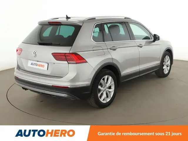 Volkswagen Tiguan view 6