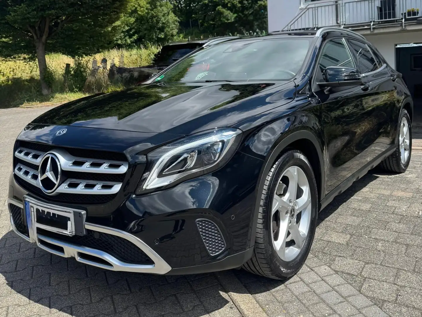Mercedes-Benz GLA 180 GLA UrbanStyle Edition Black - 1