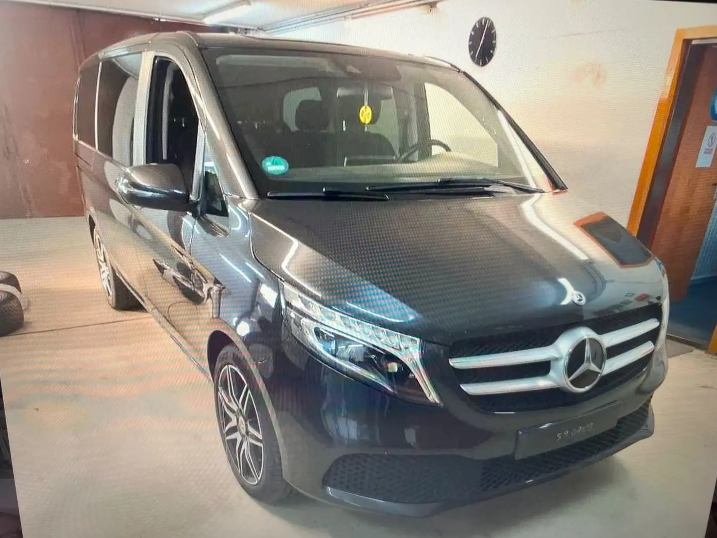 Mercedes-Benz V 300 d lang /LED/7 Sitzer/Park Paket Šedá - 2