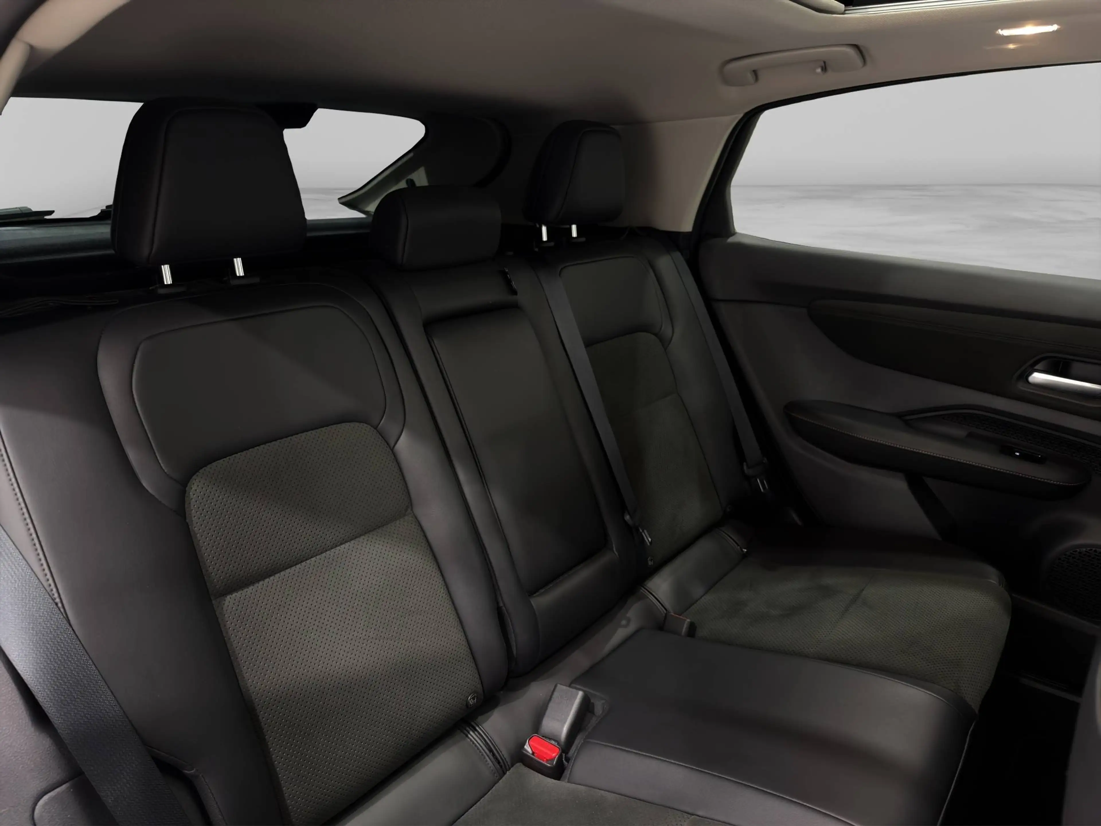 Nissan Ariya 63 kWh Evolve ***VENTILATED/HEATED SEATS*PANORAMIC ROOF*** — photo 12