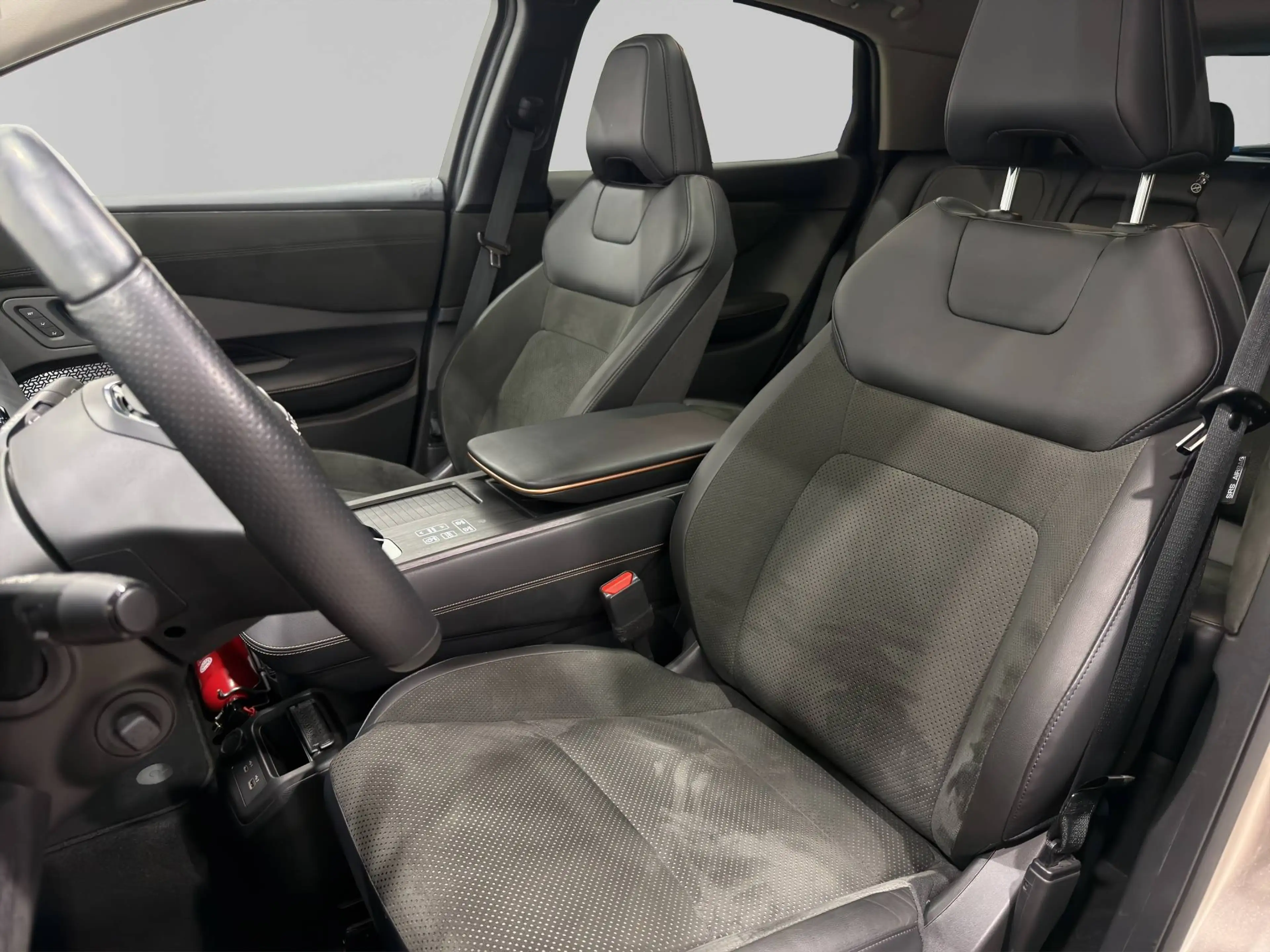 Nissan Ariya 63 kWh Evolve ***VENTILATED/HEATED SEATS*PANORAMIC ROOF*** — photo 10
