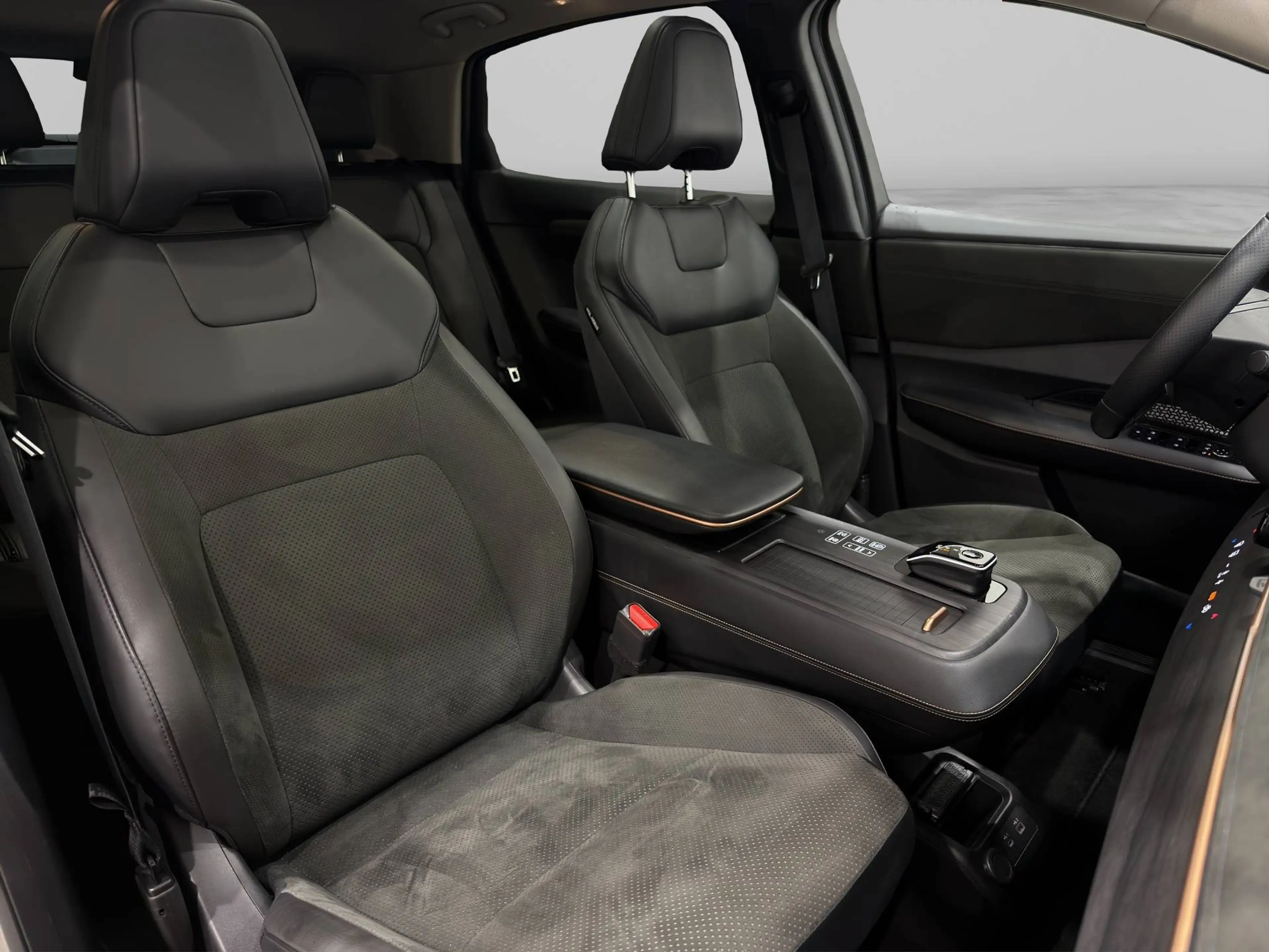 Nissan Ariya 63 kWh Evolve ***VENTILATED/HEATED SEATS*PANORAMIC ROOF*** — photo 11