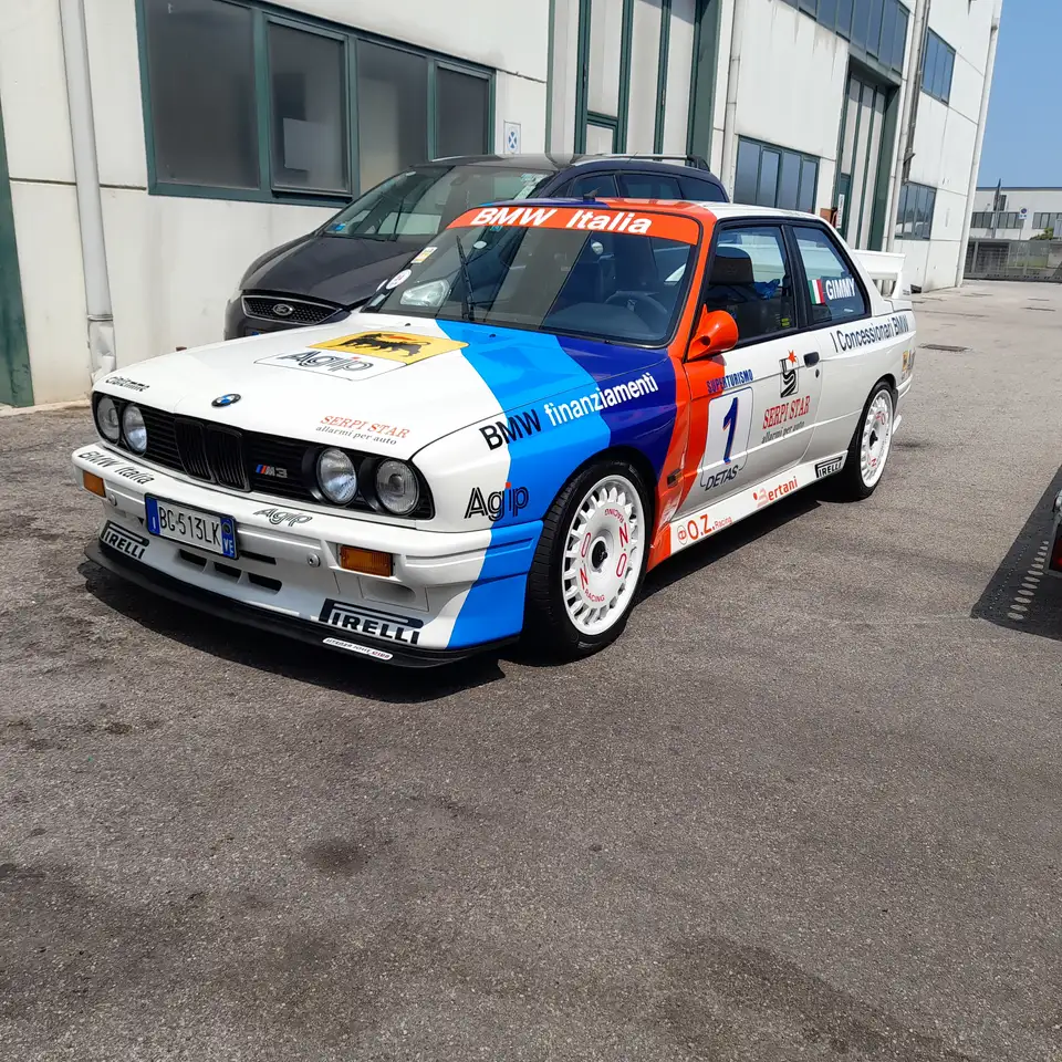 BMW M3 2.3, foto 2