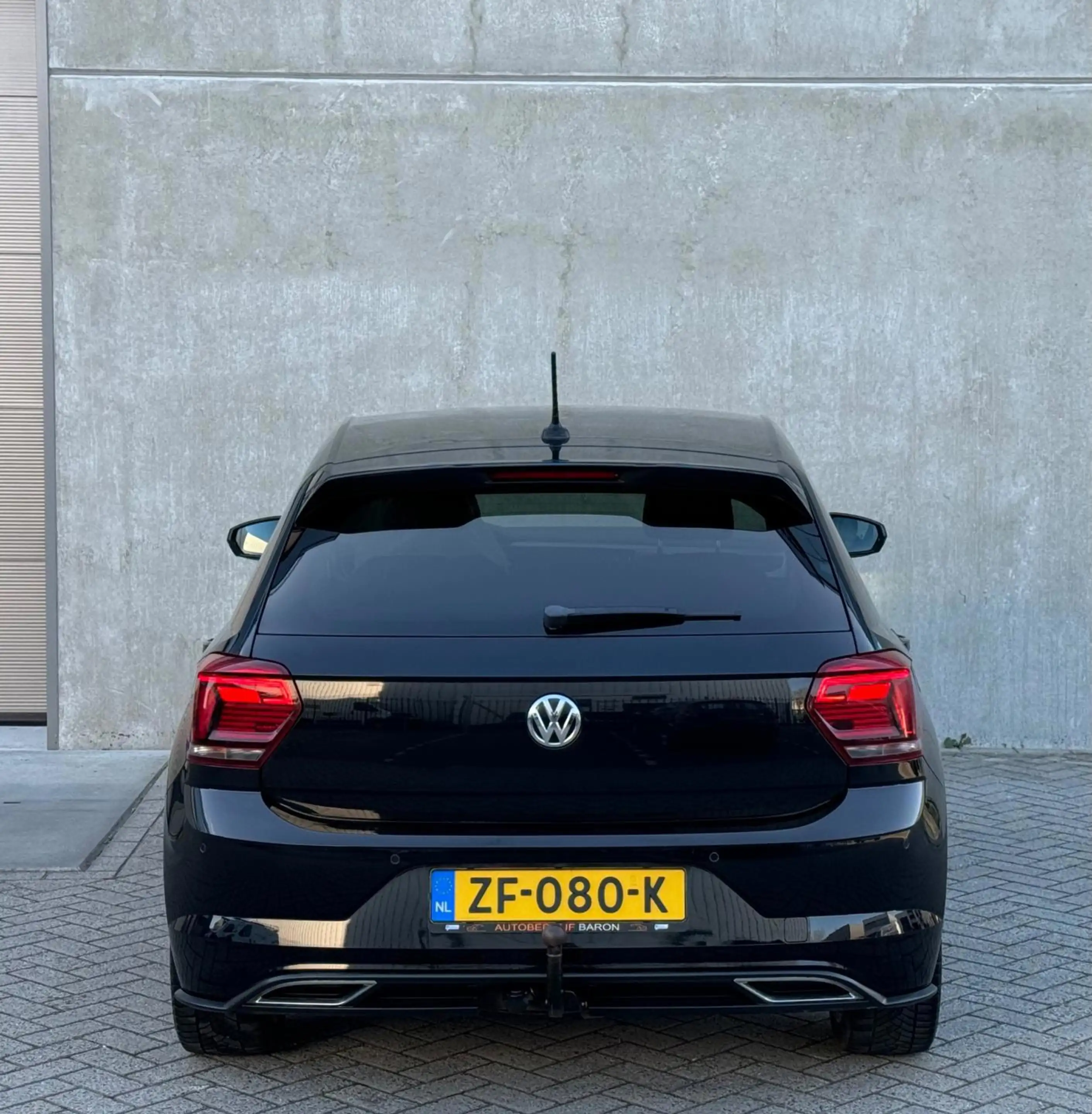 Volkswagen Polo 1.0 TSI R-Line 2018 DSG Zwart — photo 17