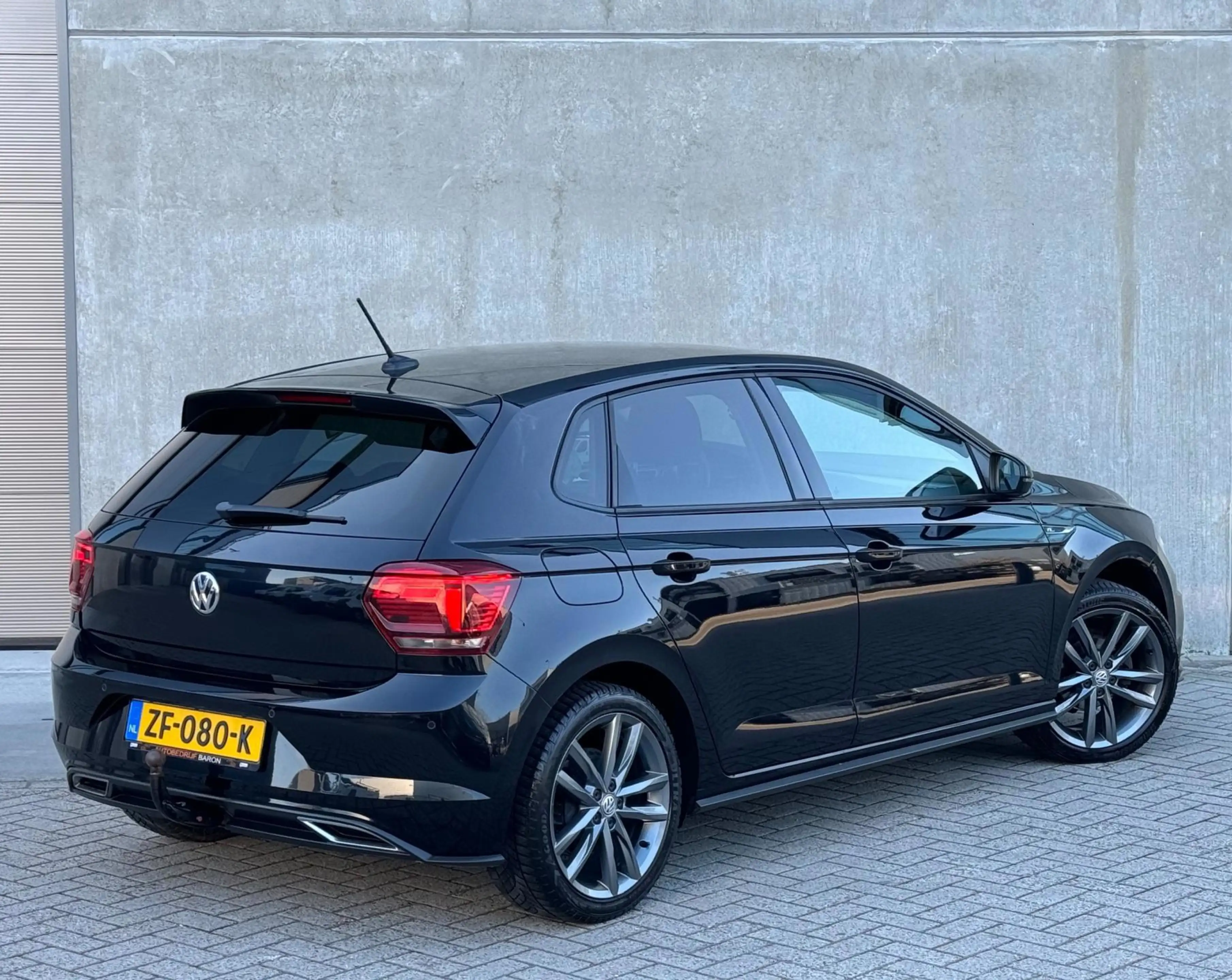 Volkswagen Polo 1.0 TSI R-Line 2018 DSG Zwart — photo 15