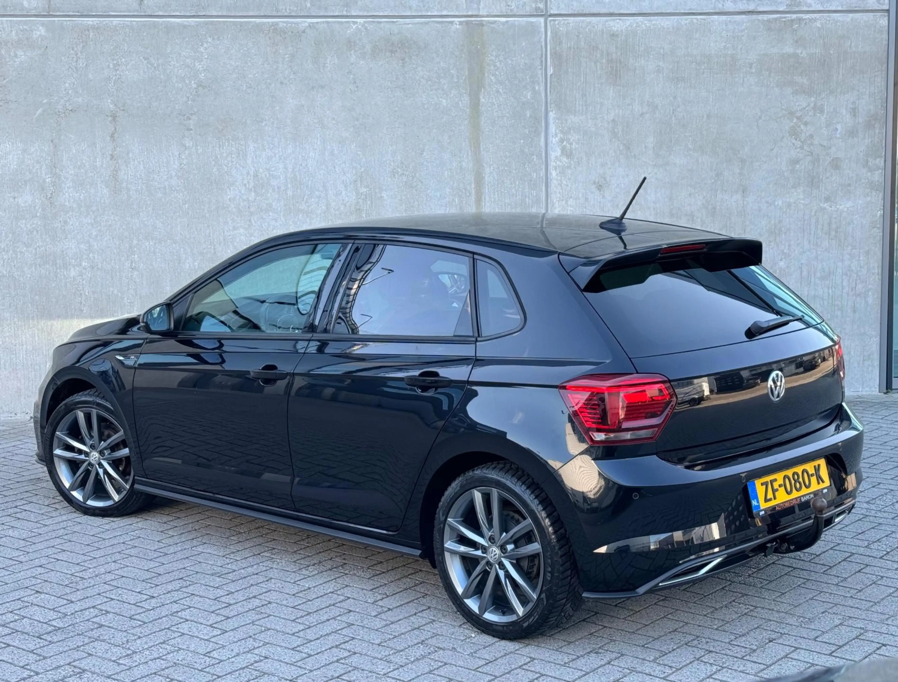 Volkswagen Polo 1.0 TSI R-Line 2018 DSG Zwart — photo 4