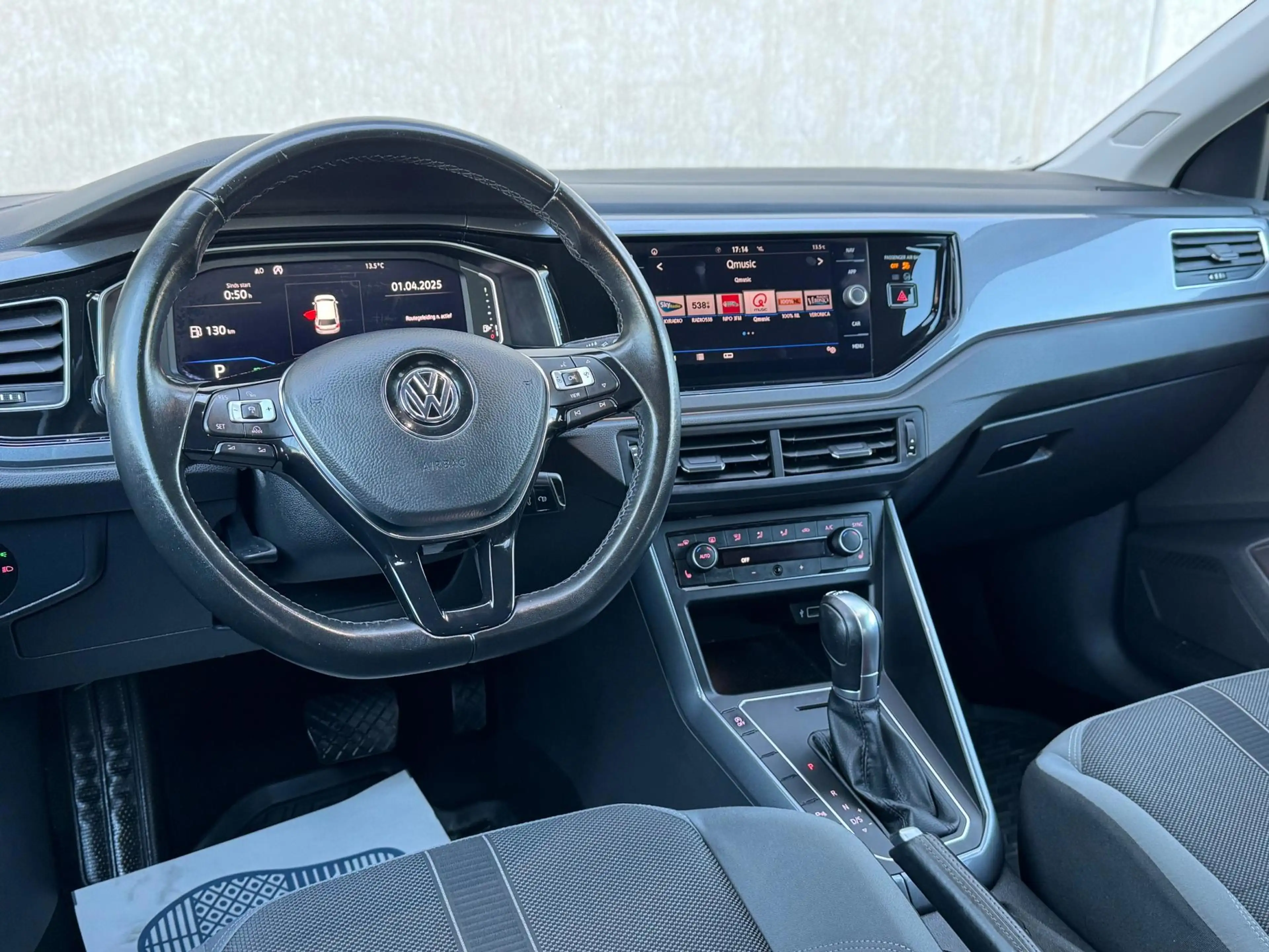 Volkswagen Polo 1.0 TSI R-Line 2018 DSG Zwart — photo 7