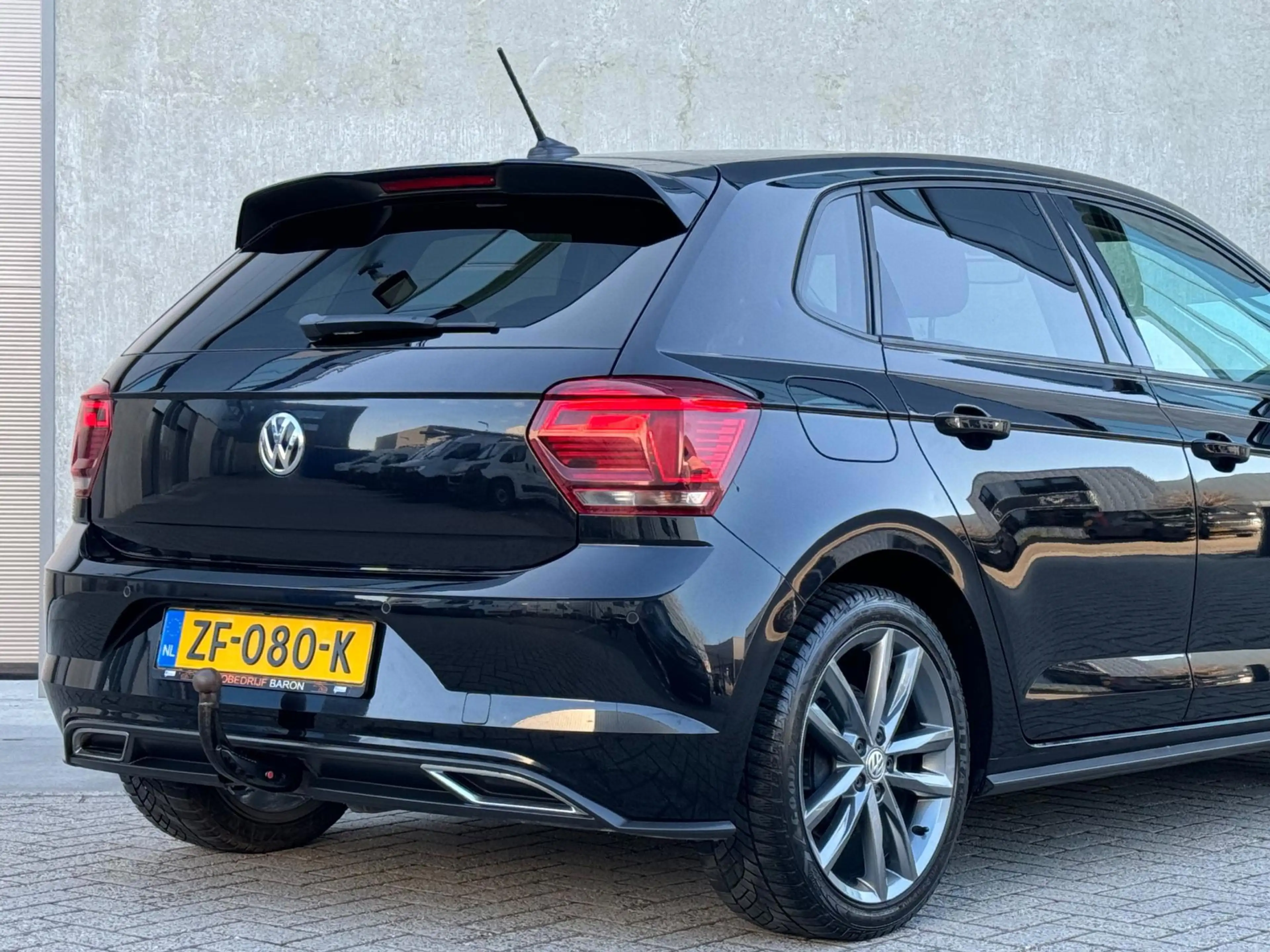 Volkswagen Polo 1.0 TSI R-Line 2018 DSG Zwart — photo 16