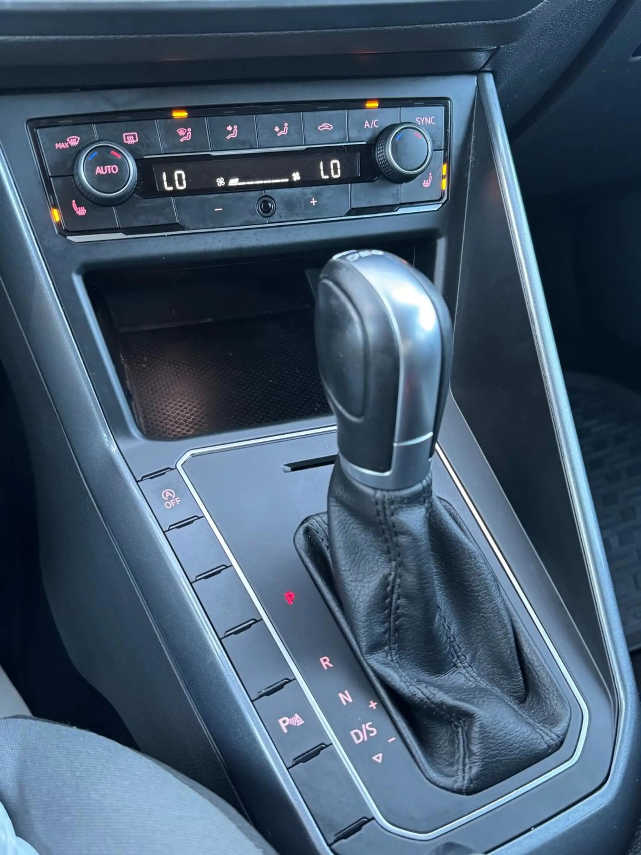 Volkswagen Polo 1.0 TSI R-Line 2018 DSG Zwart — photo 10