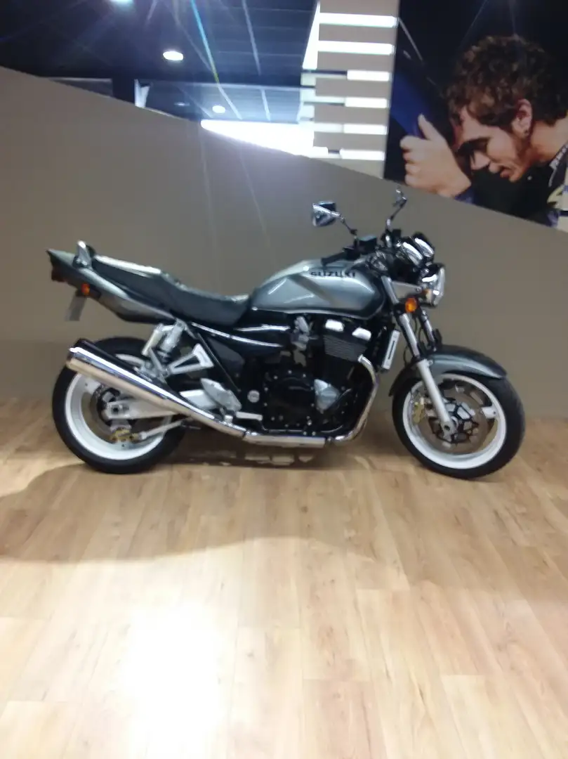 Suzuki GSX 1400 Black - 1