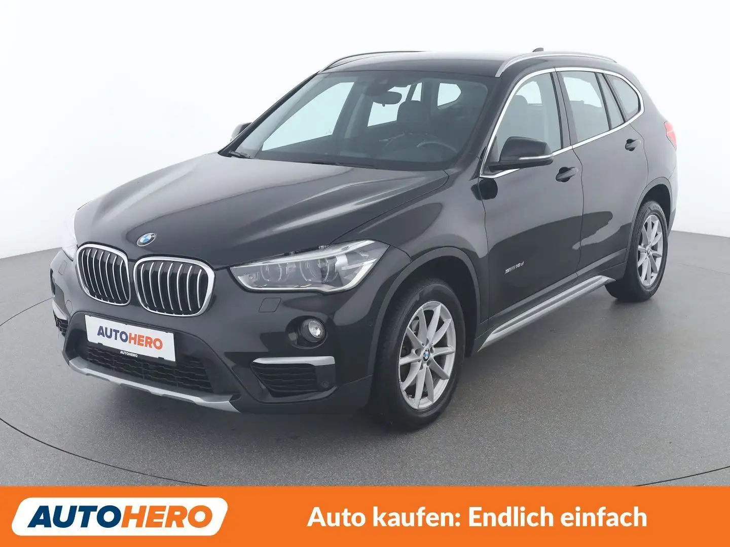 BMW X1 sDrive 16d xLine Schwarz - 1