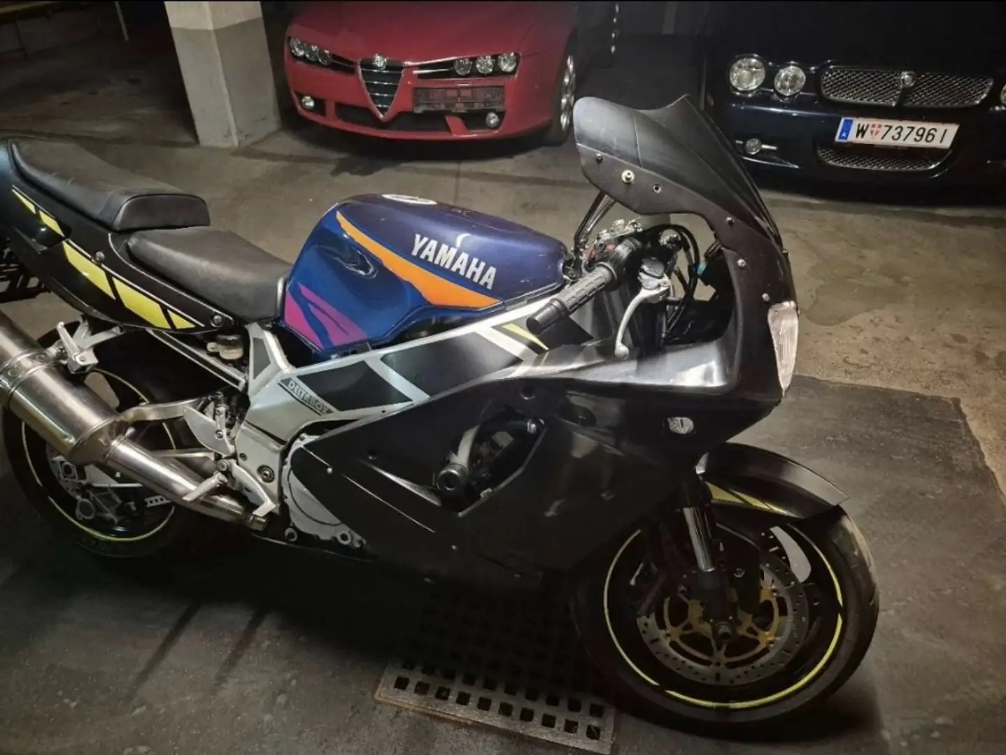 Yamaha YZF 750 R. 125ps Negro - 2