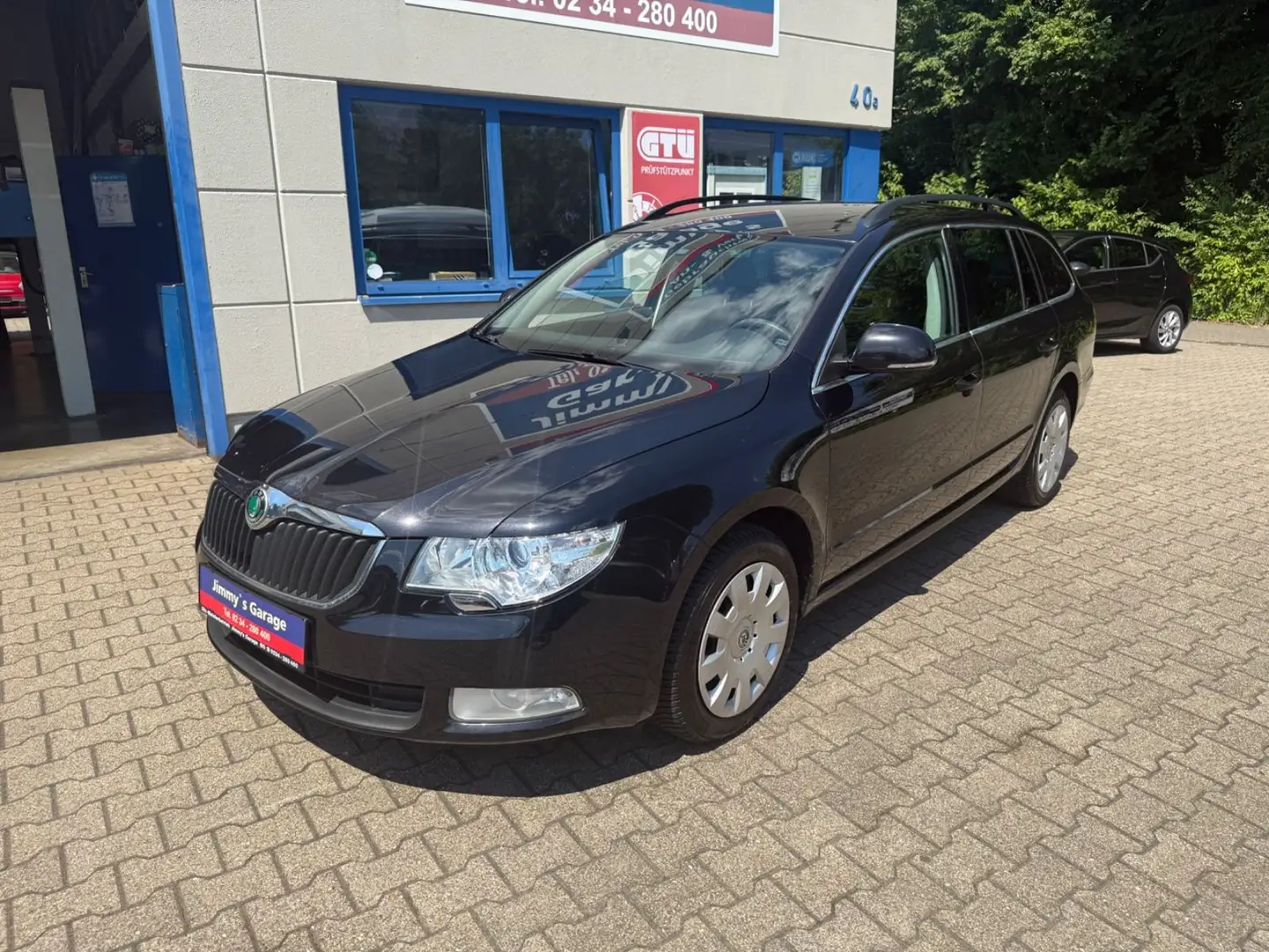 Skoda Superb Combi Comfort Zwart - 1