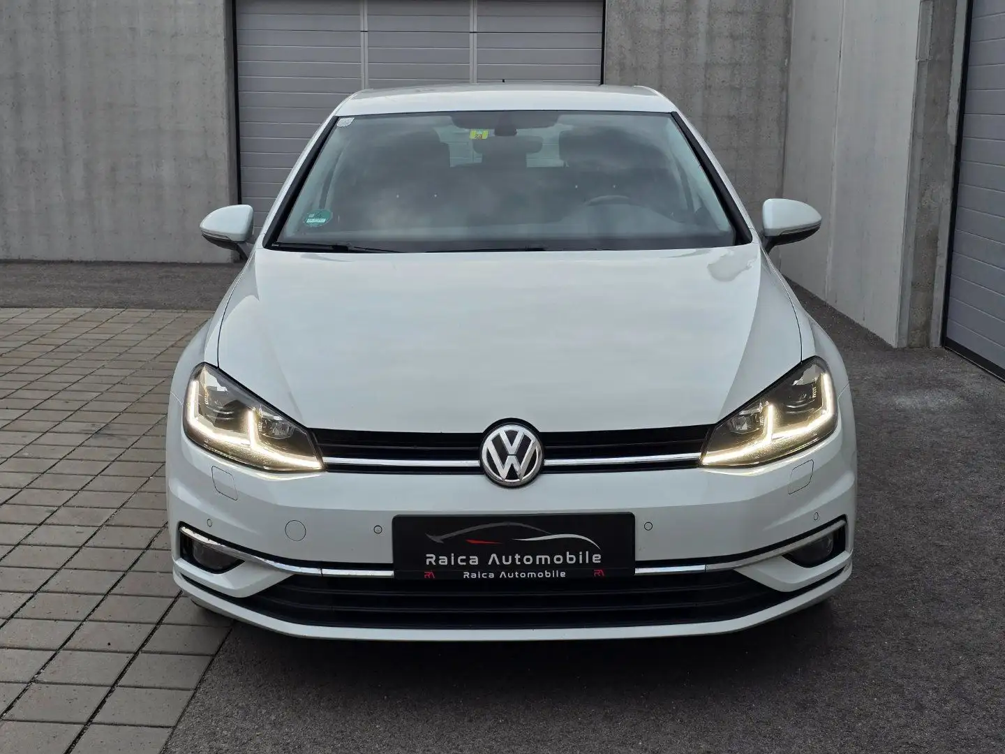 Volkswagen Golf *1.Besitz *Virtual *Kamera *LED *AppConnect *AHK Weiß - 2