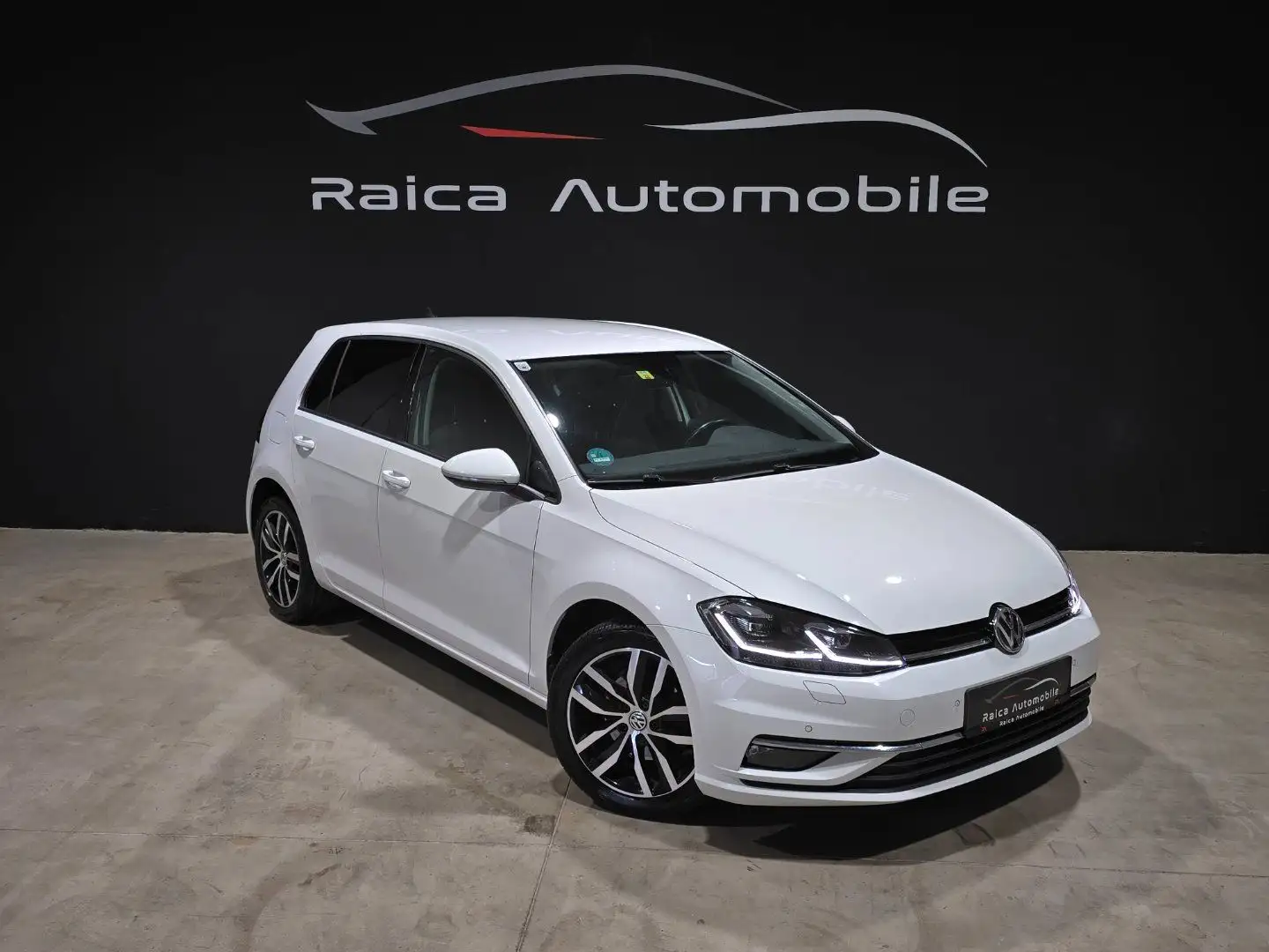 Volkswagen Golf *1.Besitz *Virtual *Kamera *LED *AppConnect *AHK Weiß - 1