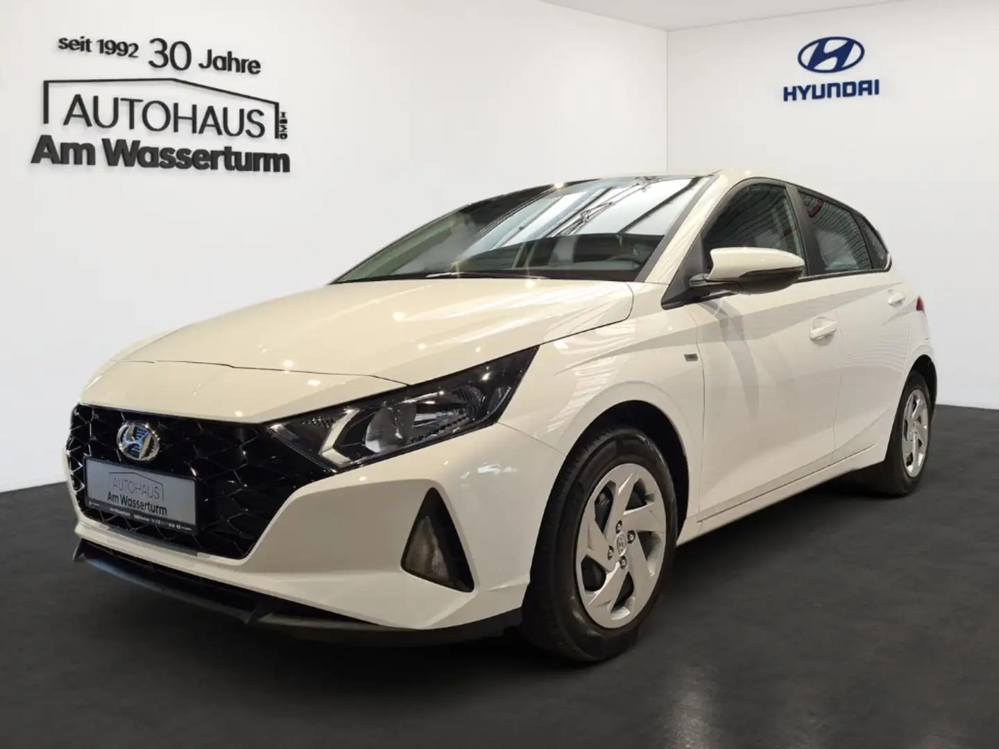 Hyundai i20 1.0 T-GDI 48V DCT SELECT FUNK Klima Sitzheizung Weiß - 1