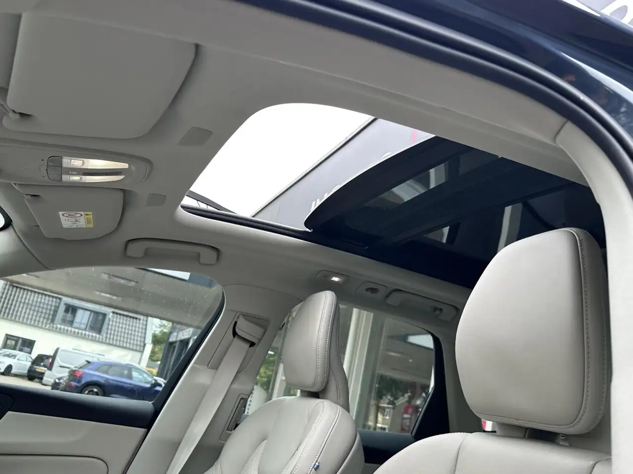 Volvo XC60 2.0 T8 Plug-in hybrid AWD Pano, Head-Up, H/K, Trek, миниатюра 6