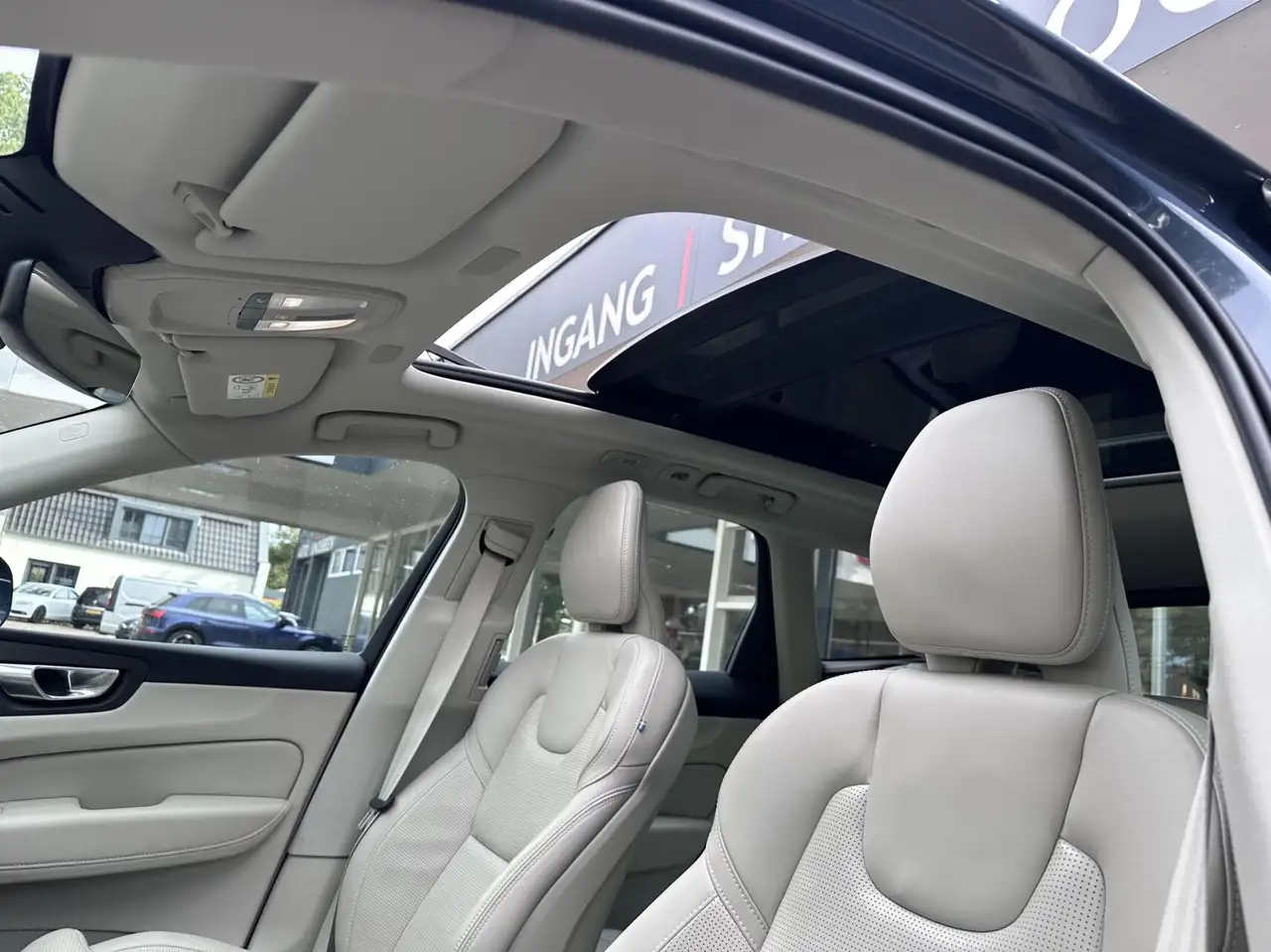 Volvo XC60 2.0 T8 Plug-in hybrid AWD Pano, Head-Up, H/K, Trek, миниатюра 13