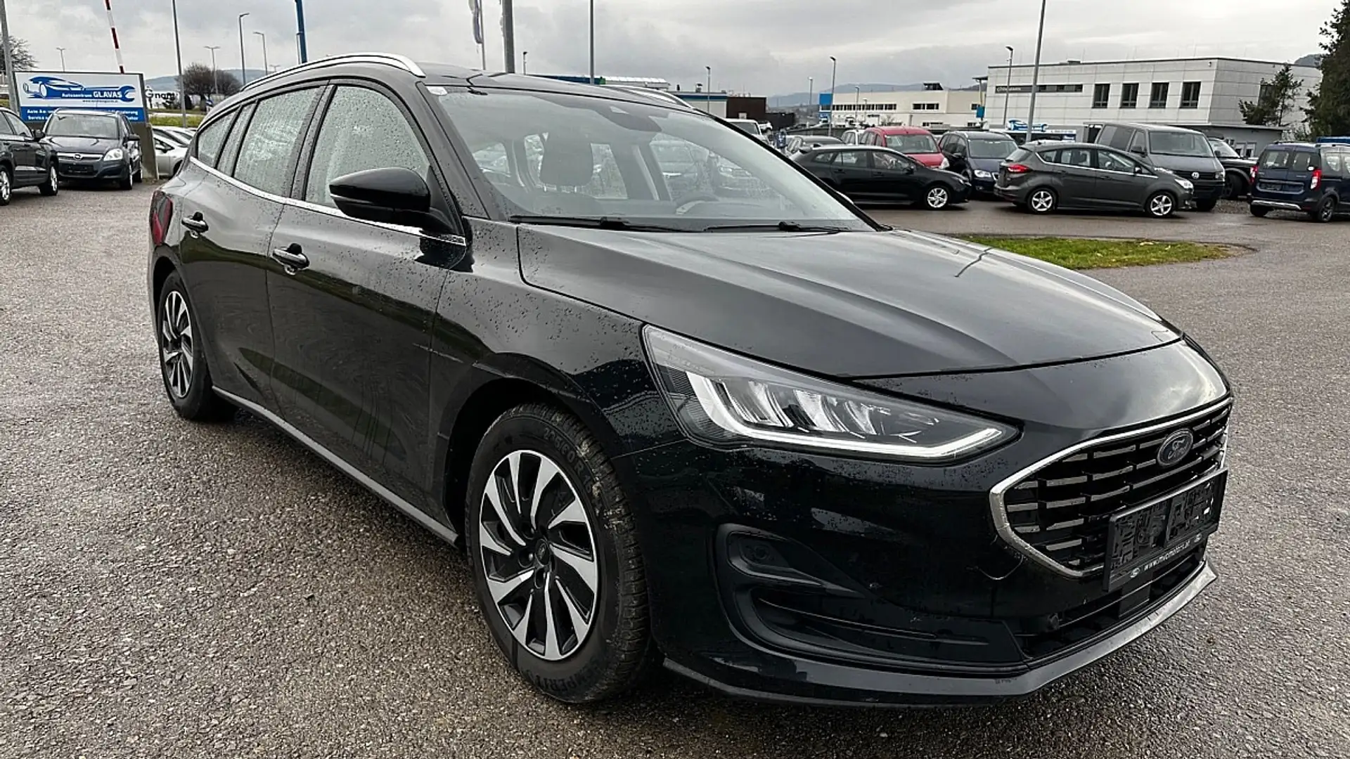 Ford Focus Turnier 1,5 EcoBlue Titanium Aut. Schwarz - 1