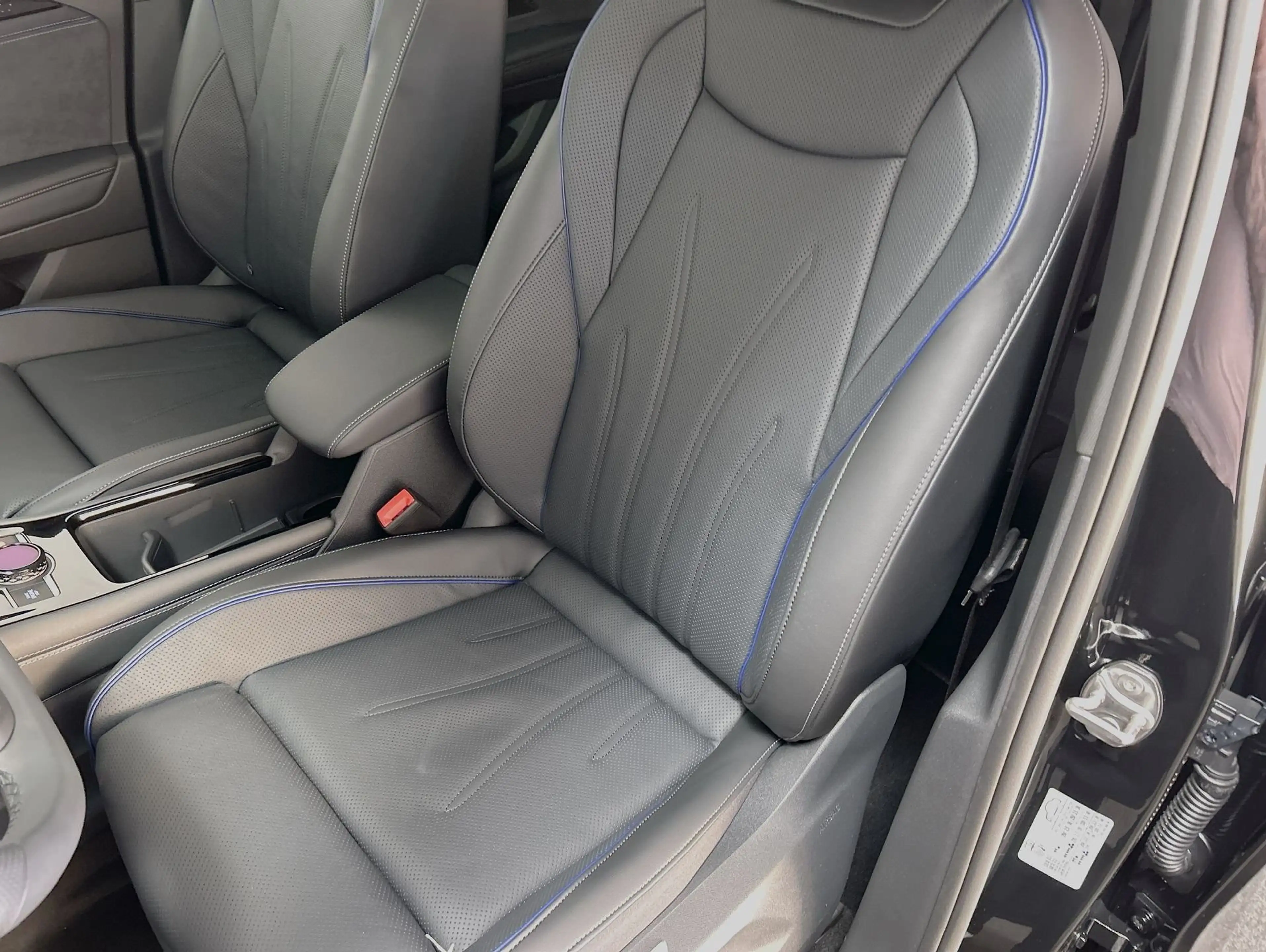 Volkswagen Tayron 1.5 eHybrid DSG R-Line CarPlay Pano Black — photo 11