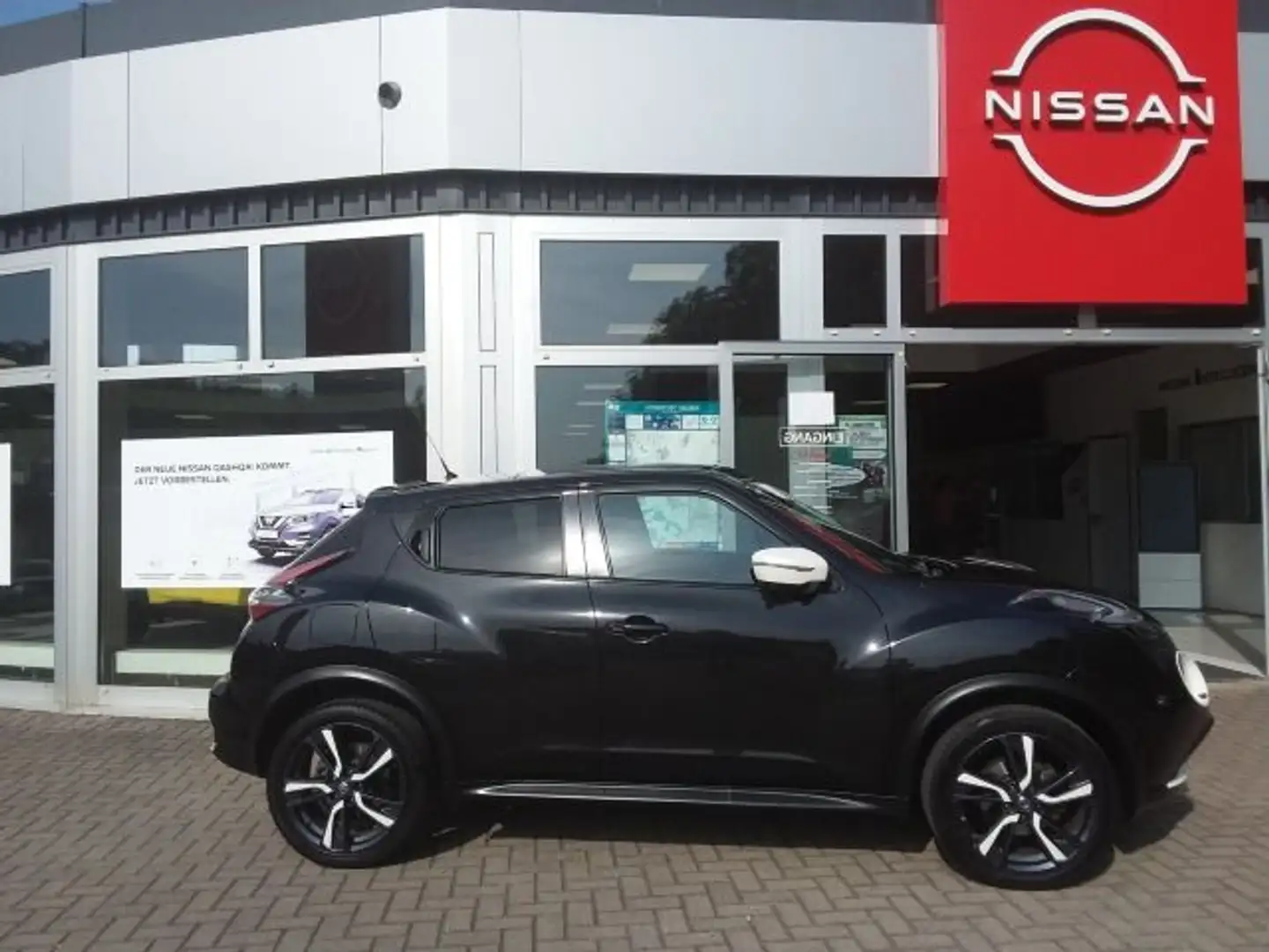 Nissan Juke 1.2 DIG-T N-Connecta 4x2 Schwarz - 2