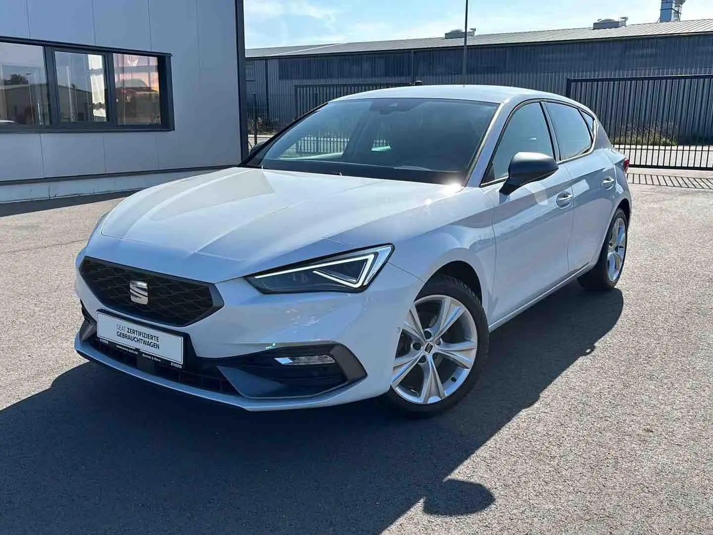 SEAT Leon FR 1.5 eTSI DSG NAVI LED KAMERA TOTW. ALLWETTER Weiß - 2