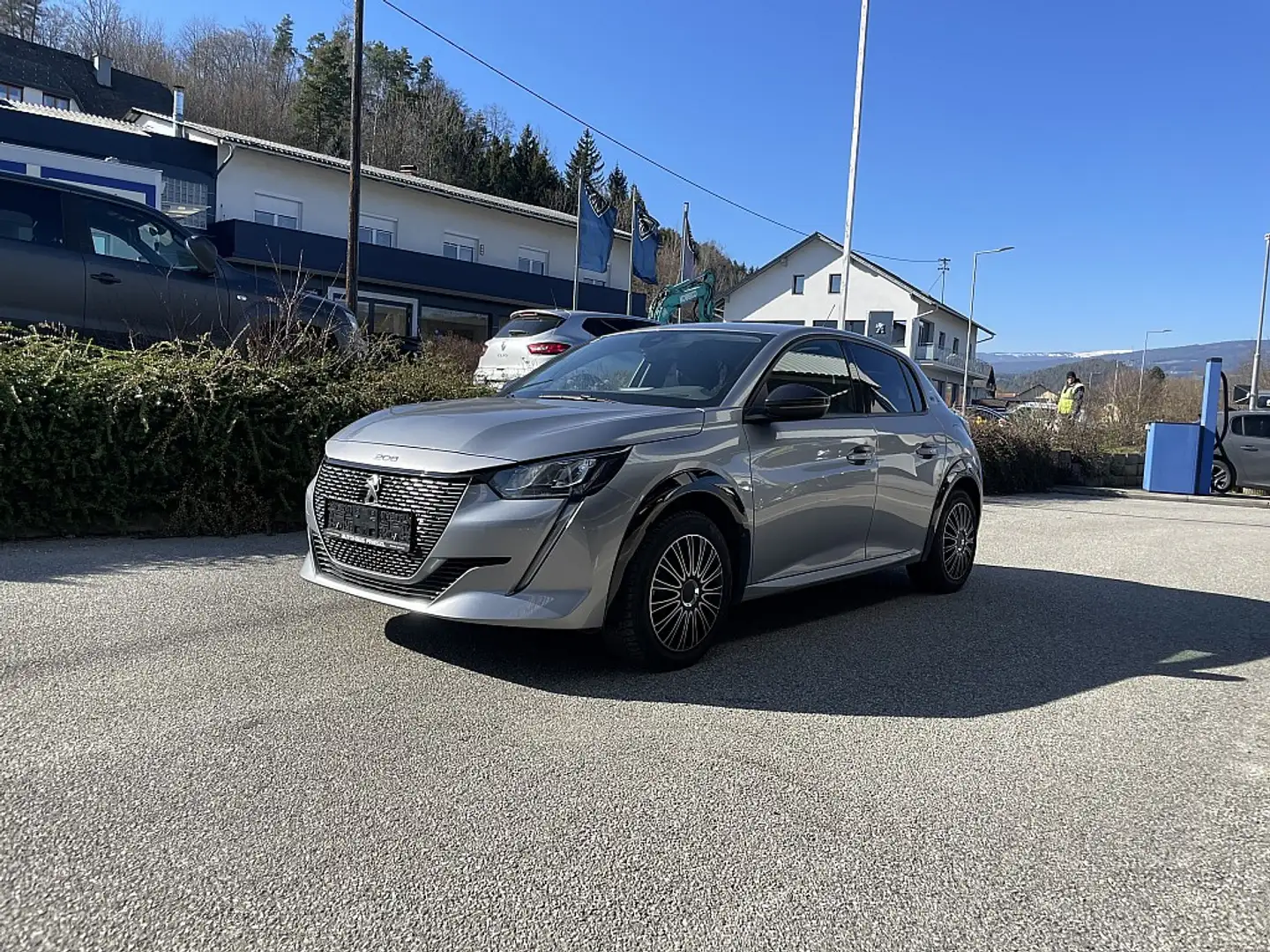 Peugeot e-208 50kWh Allure Gris - 1