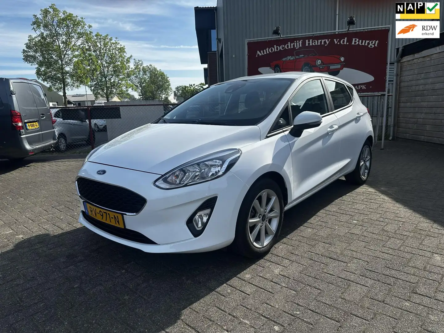 Ford Fiesta 1.1 Trend Airco | Navigatie | Cruise Control | Dea Blanc - 1