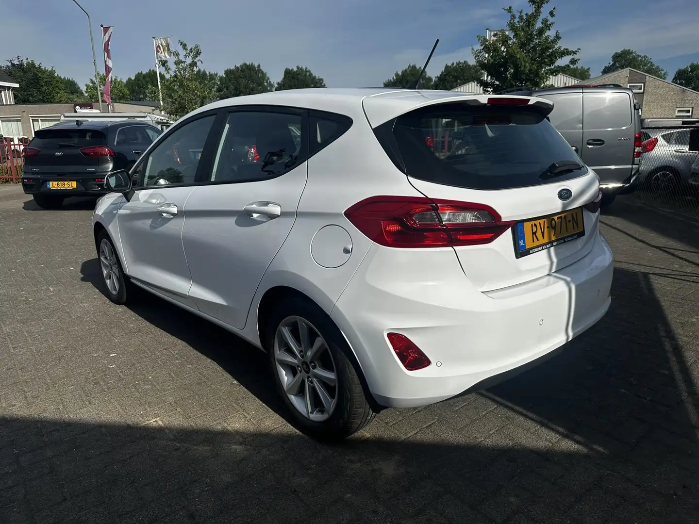 Ford Fiesta 1.1 Trend Airco | Navigatie | Cruise Control | Dea Blanc - 2