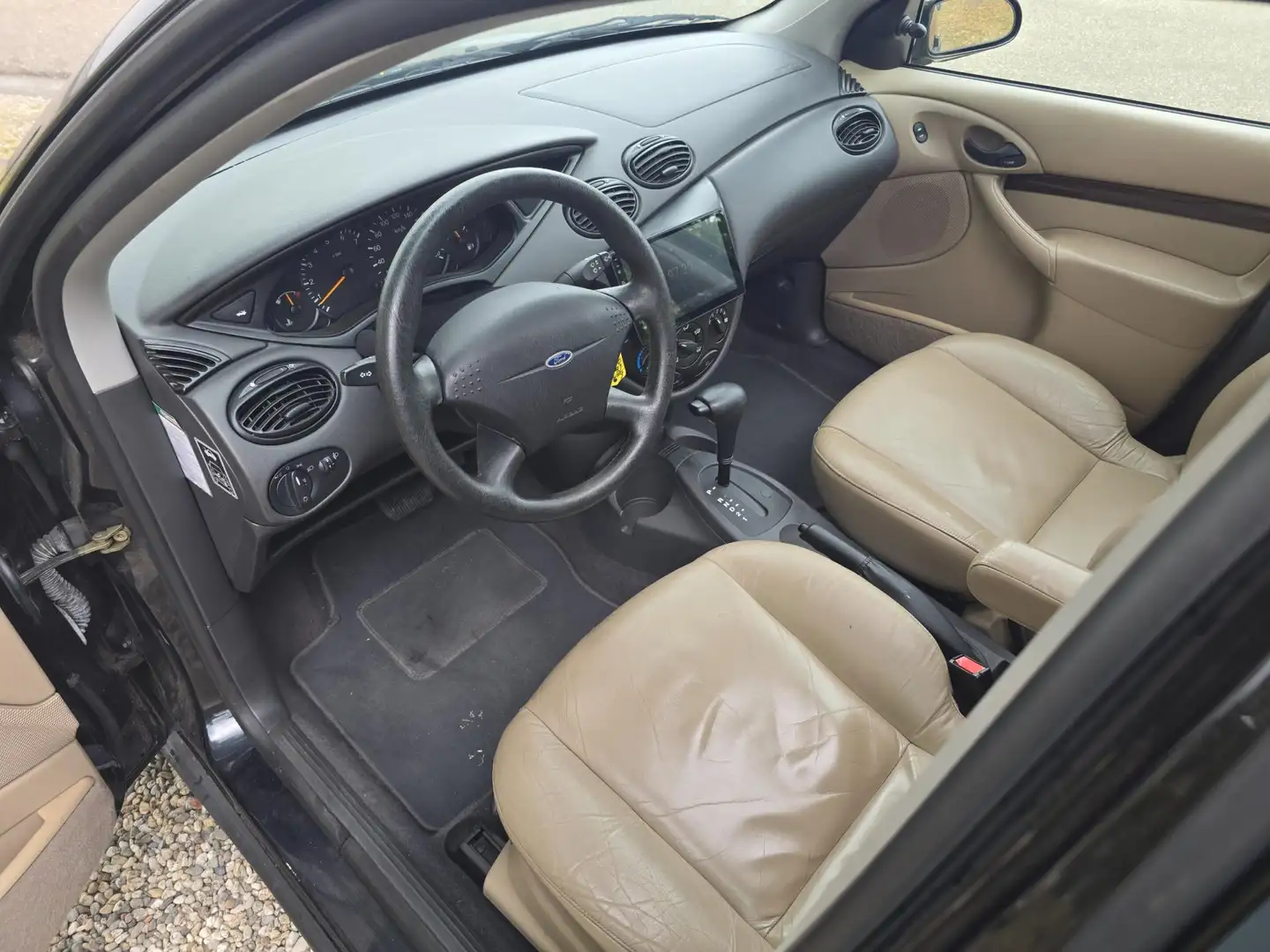 Ford Focus 1.6-16V AUTOMAAT 5-deurs Noir - 2