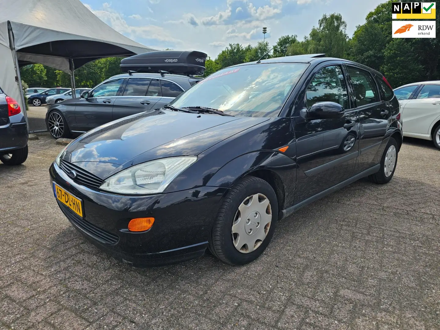 Ford Focus 1.6-16V AUTOMAAT 5-deurs Zwart - 1