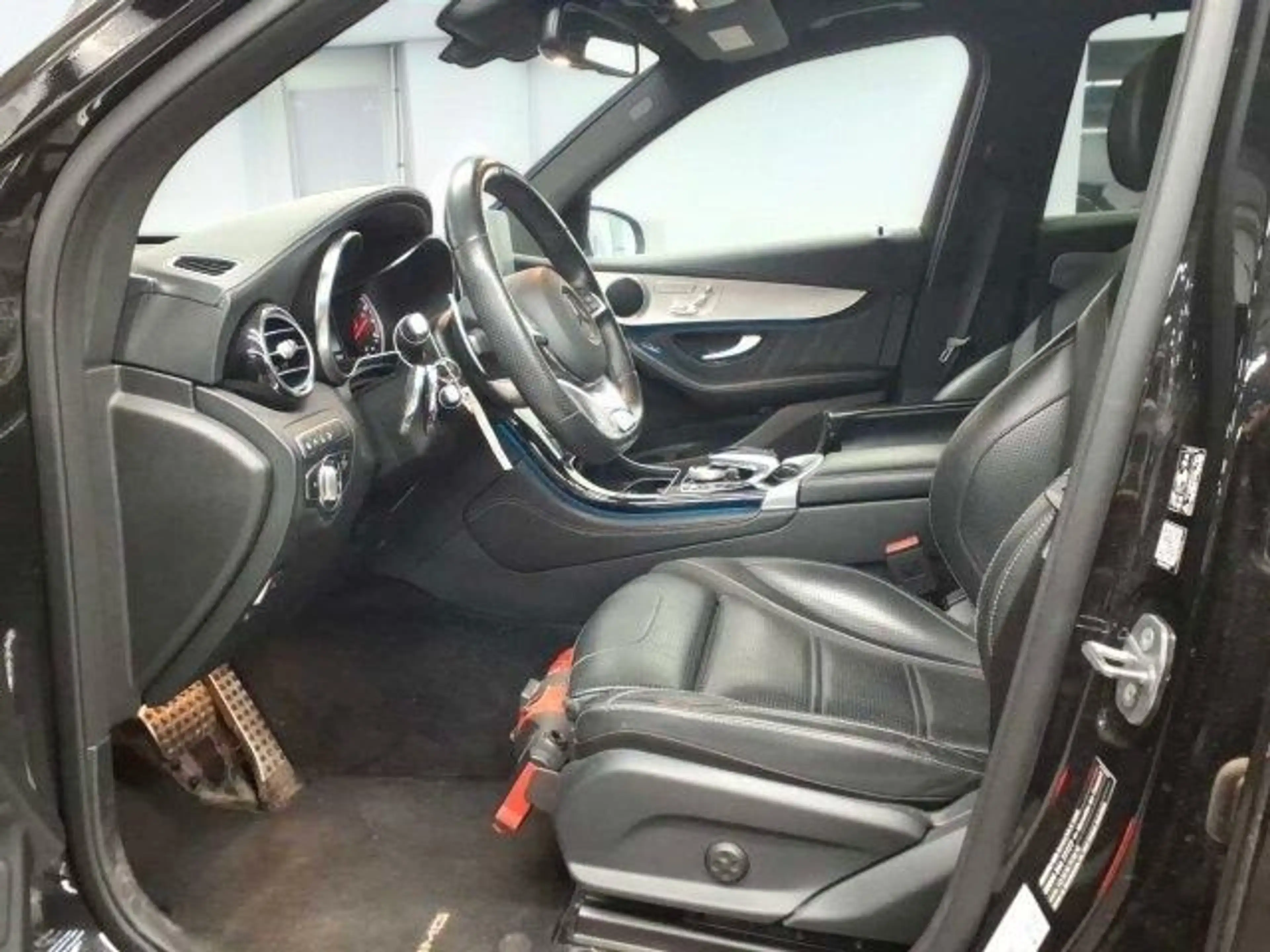 Mercedes-Benz GLC 63 AMG 4M*68 TKM*PANO*ACC*MEMO*TRITTBRETT — photo 6