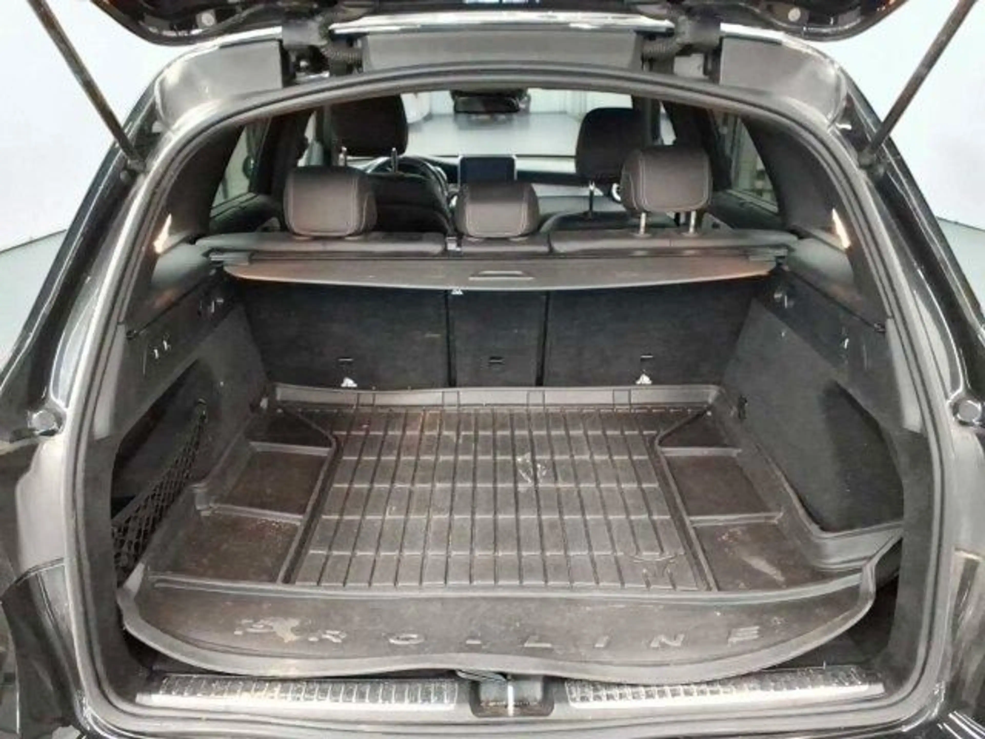 Mercedes-Benz GLC 63 AMG 4M*68 TKM*PANO*ACC*MEMO*TRITTBRETT — photo 9