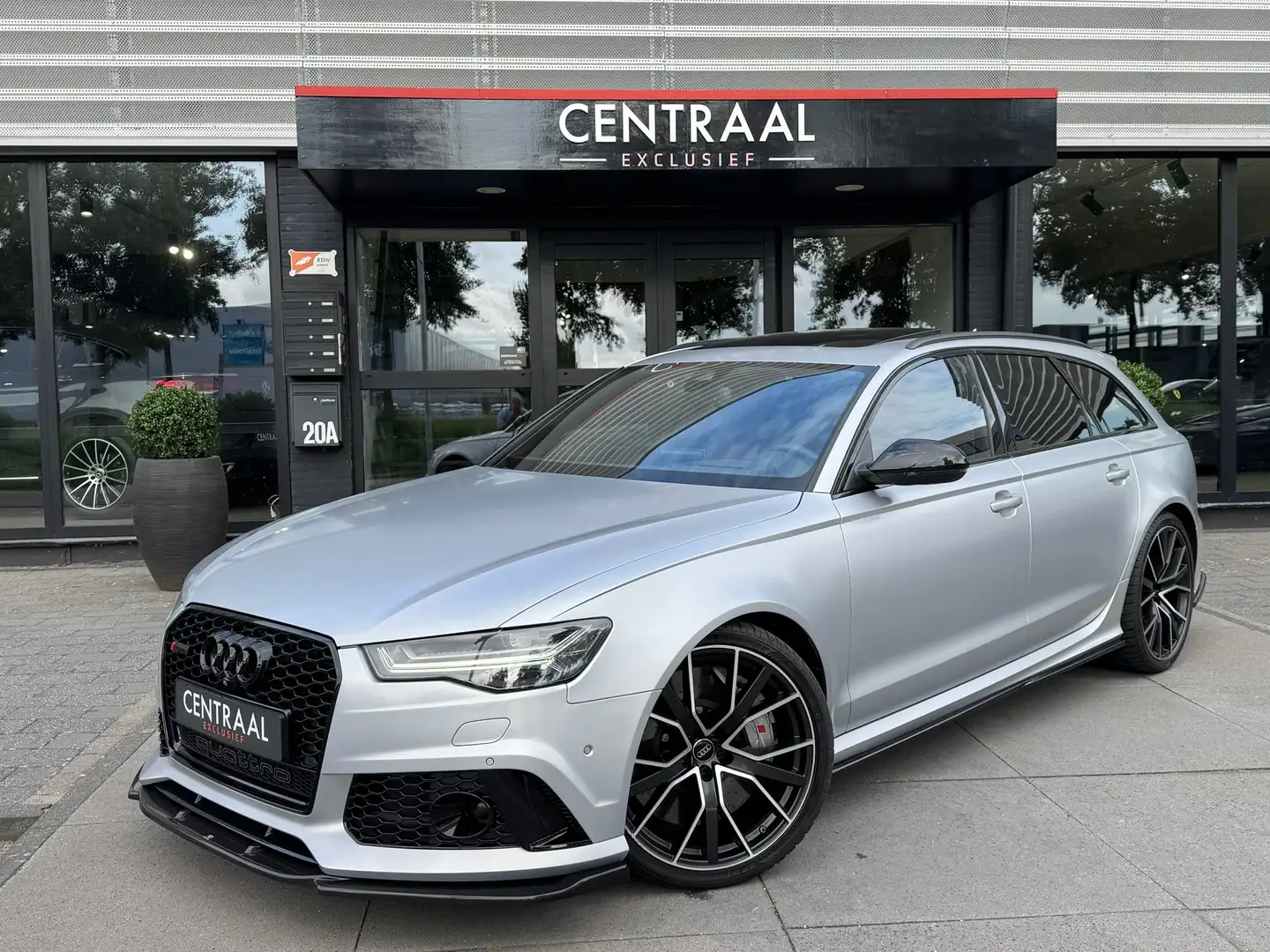 Audi RS6 Avant 4.0 TFSI Quattro Performance 605PK|Pano|Kera Grijs - 1