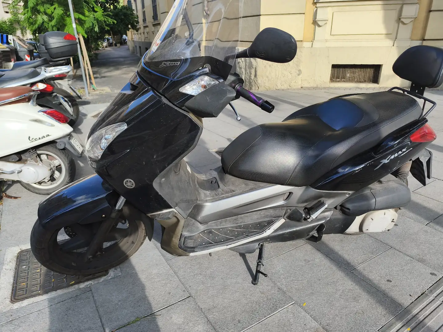 Yamaha X-Max 250 Černá - 1