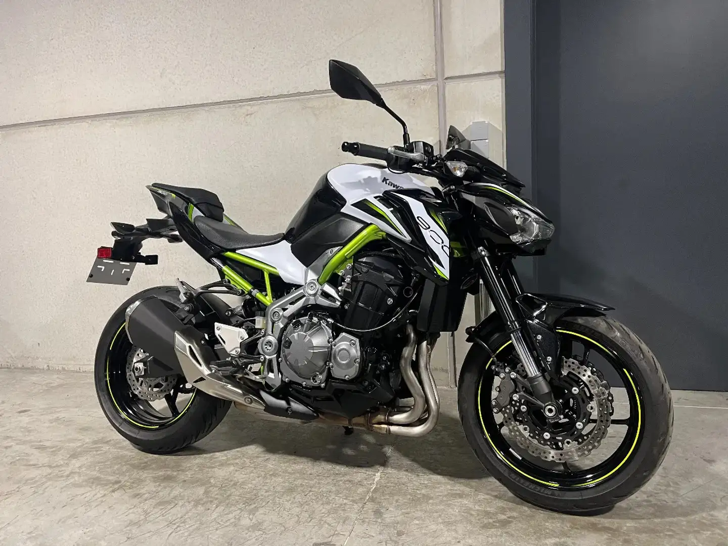 Kawasaki Z 900 in topstaat met handvatverwarming - 1