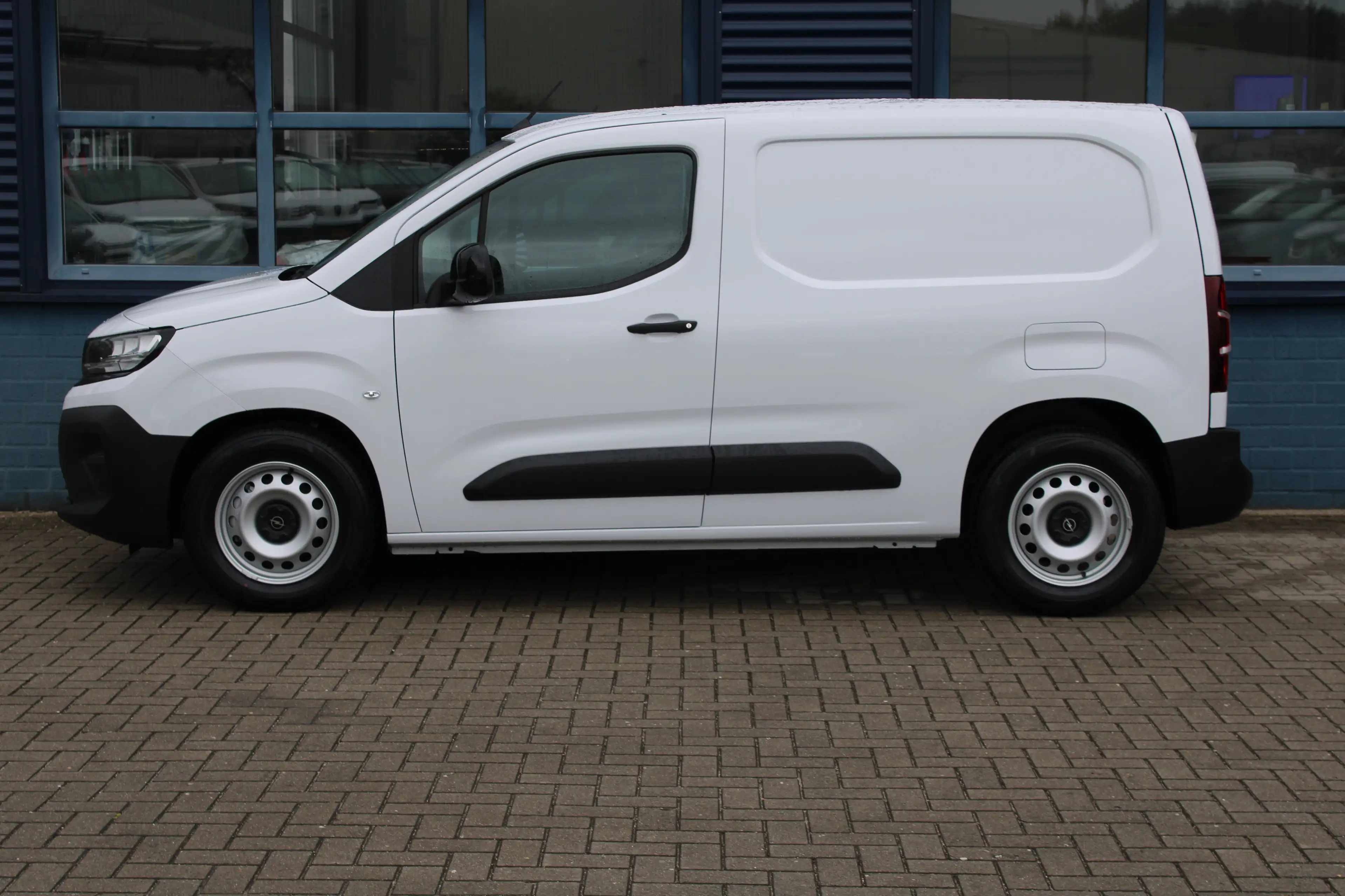 Opel Combo-e Electric 50kWh 136 PK | Automatische A/C | Comfo — photo 2