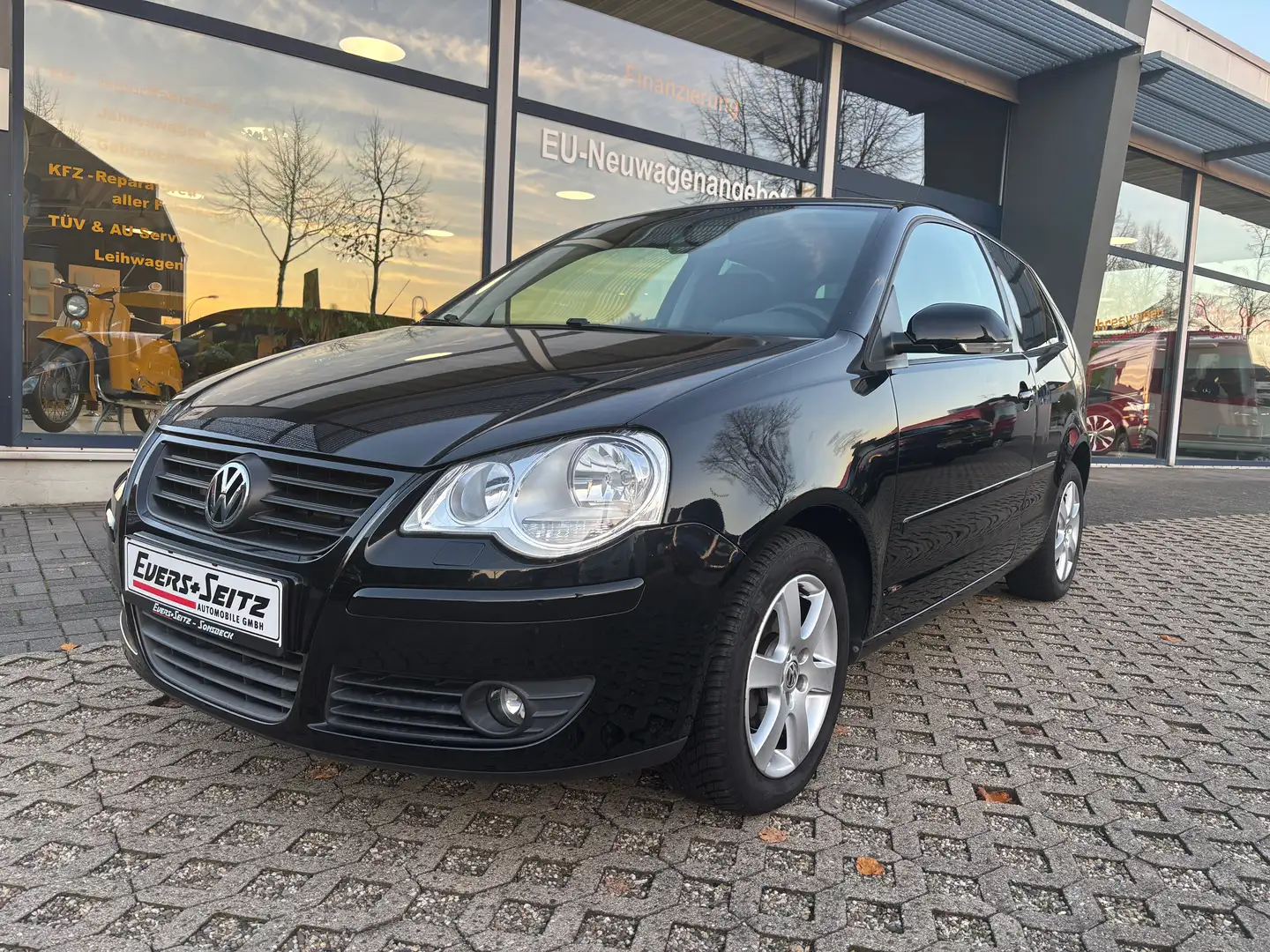 Volkswagen Polo United (Klima, Allwetteer, 1. Hand) Schwarz - 1