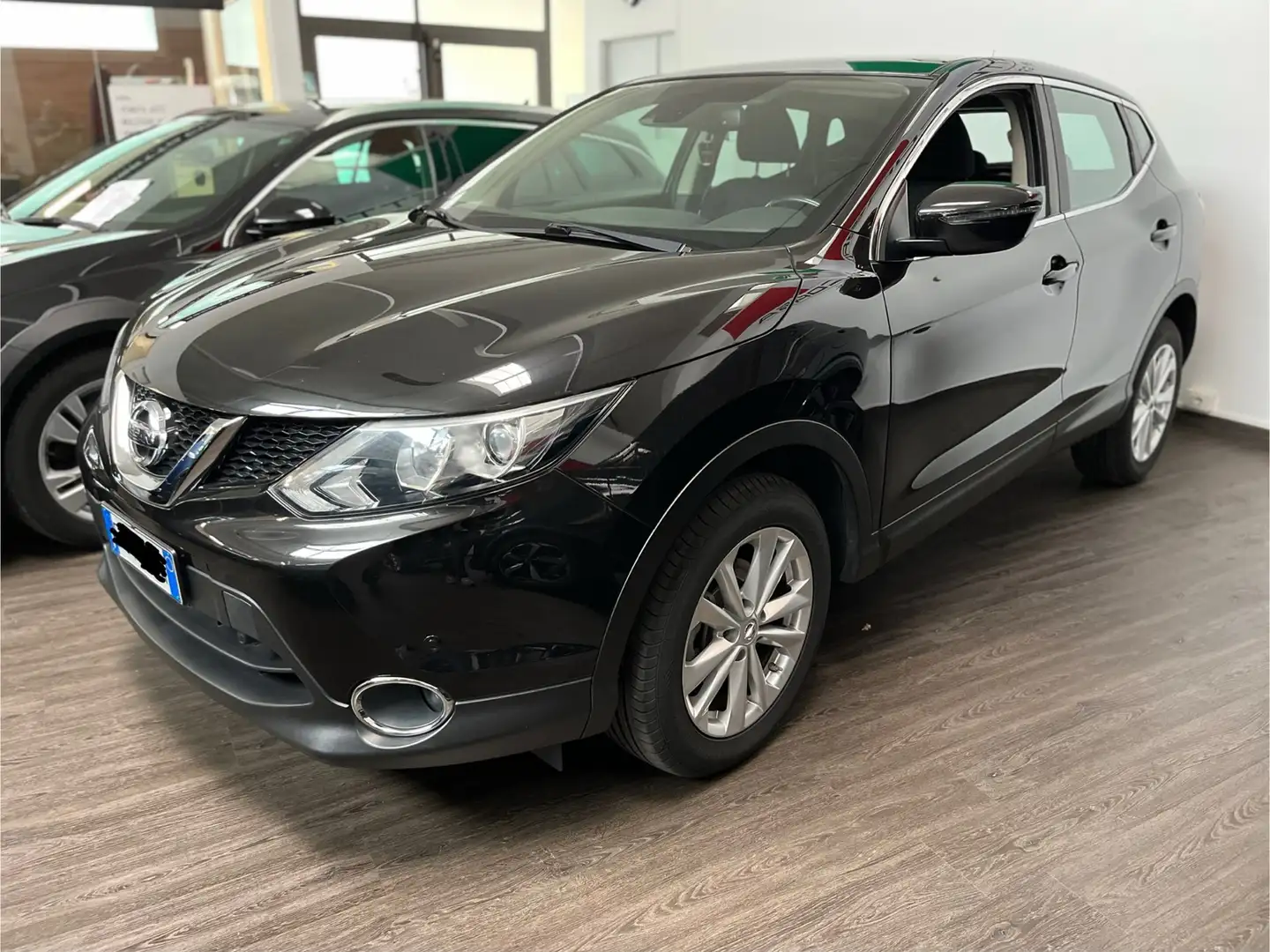 Nissan Qashqai 1.2 DIG-T N-CONNECTA Noir - 1