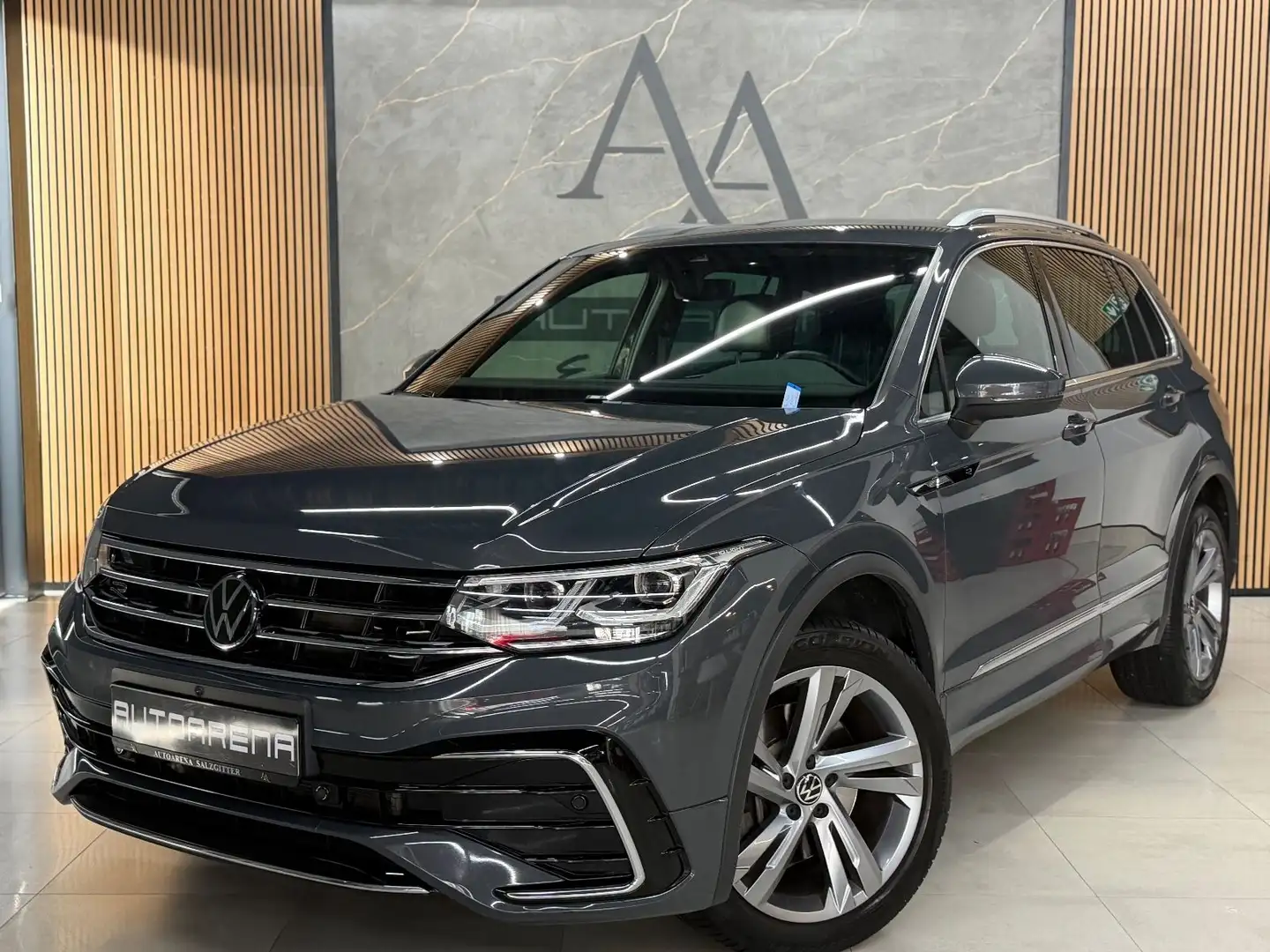Volkswagen Tiguan R-Line 2.0 TDI*4x4*AHK*IQ-Light* Gris - 2