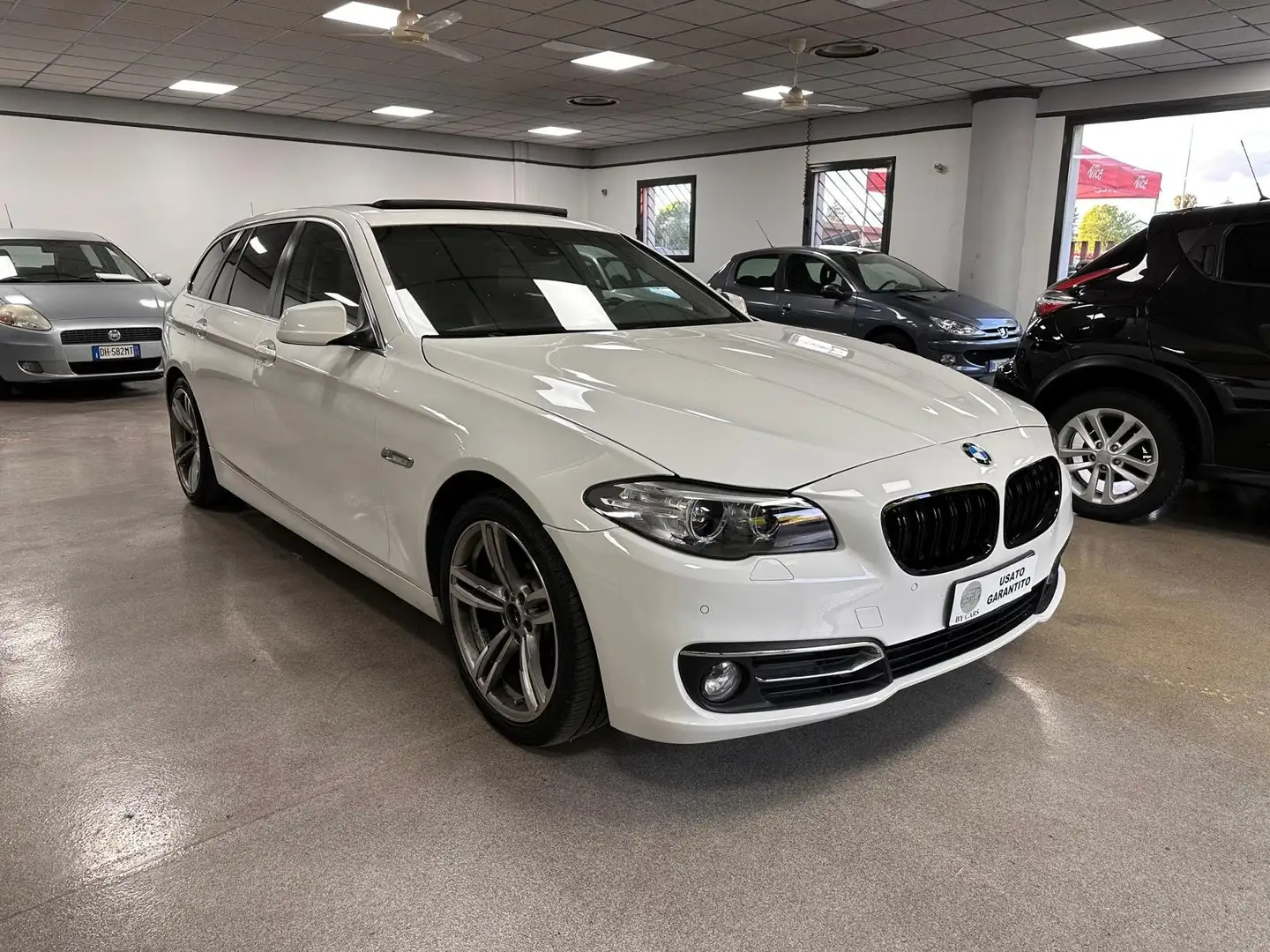 BMW 520 520d Touring Msport Wit - 1