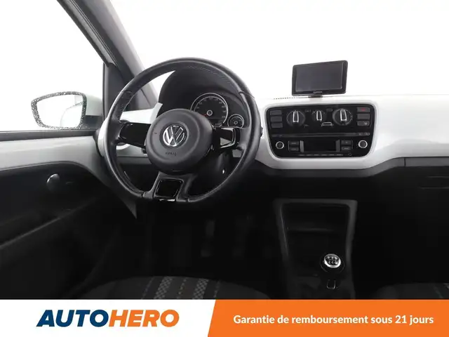 Volkswagen up! view 13