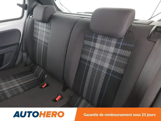 Volkswagen up! view 14